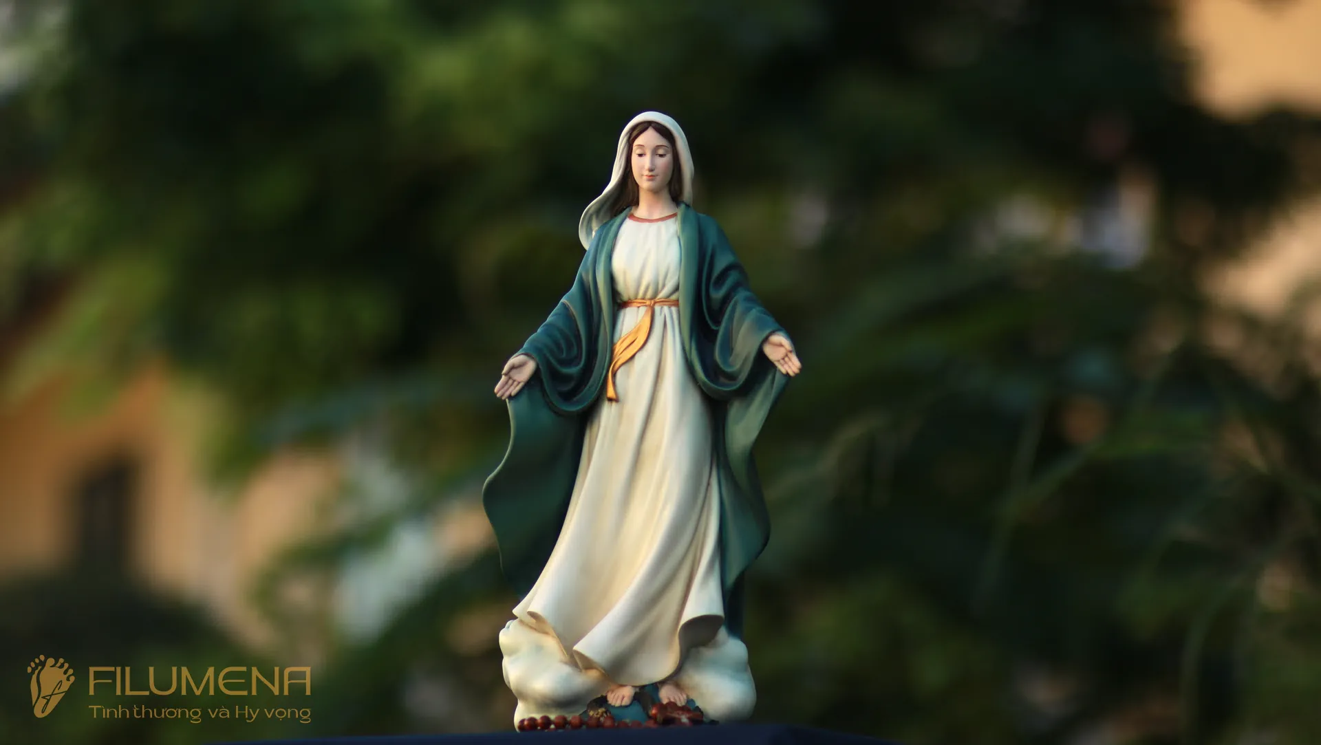 So sánh Tượng Công giáo Beconi và Tượng Công giáo Filumena – Khi nghệ thuật gắn liền với sứ mạng bác ái