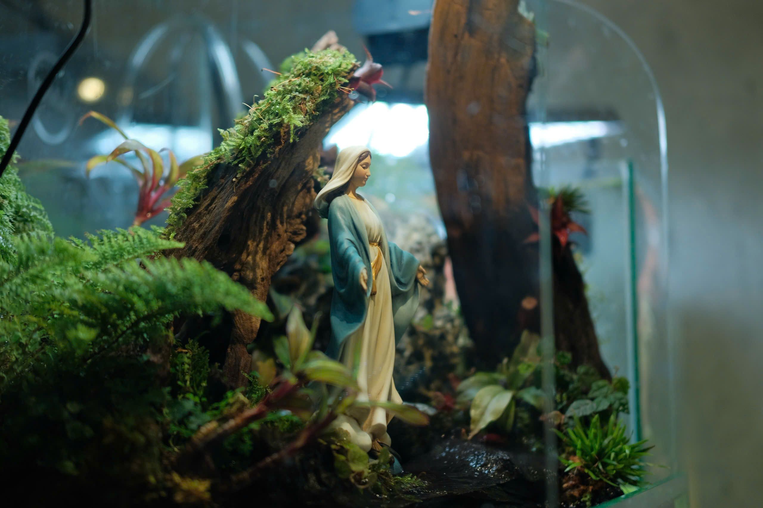 Hình ảnh phản hồi hài lòng của khách hàng về tượng Công giáo và bàn thờ Chúa của Filumena