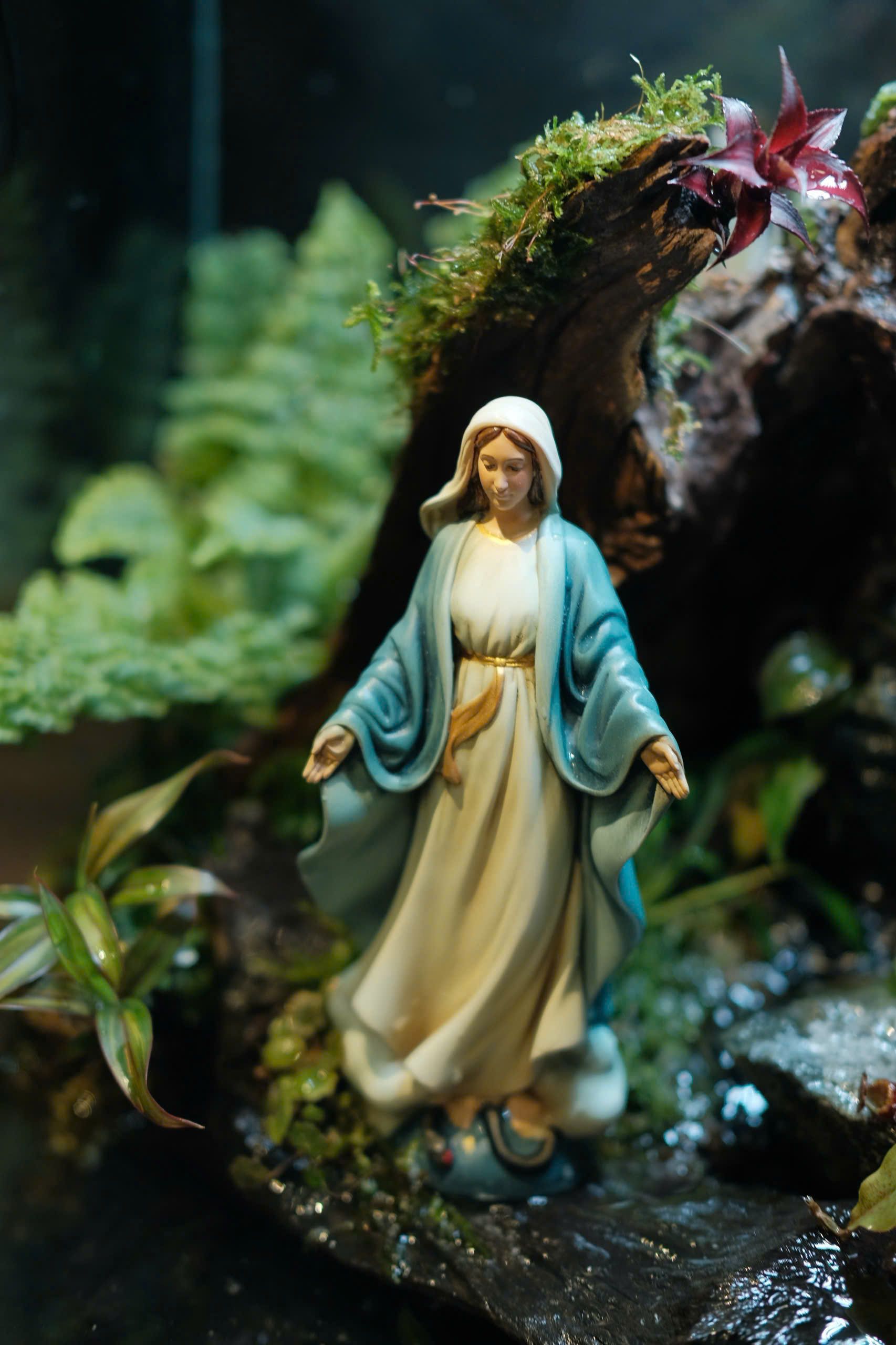 Hình ảnh phản hồi hài lòng của khách hàng về tượng Công giáo và bàn thờ Chúa của Filumena