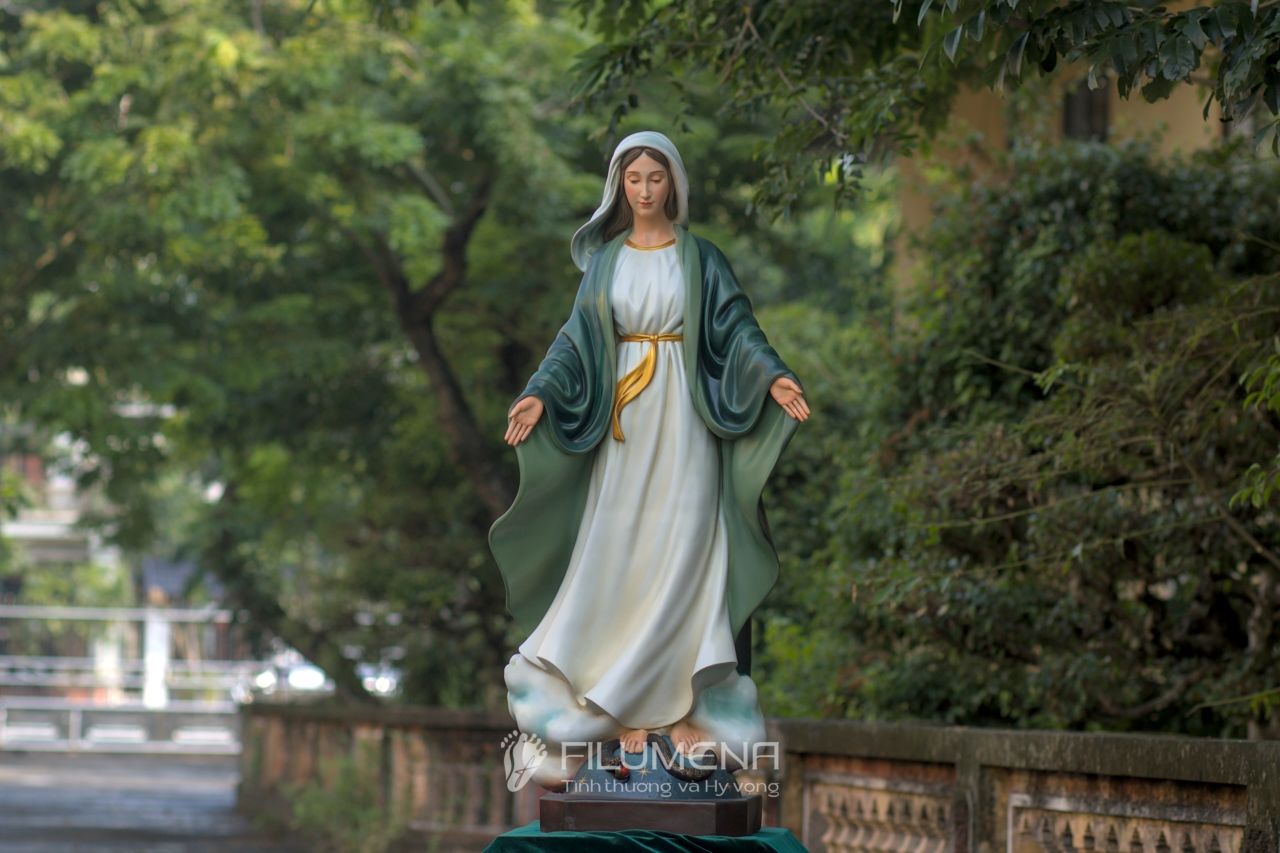 Tượng Đức Mẹ Ban Ơn cao 110 cm màu xanh ô-liu nhìn tổng thể