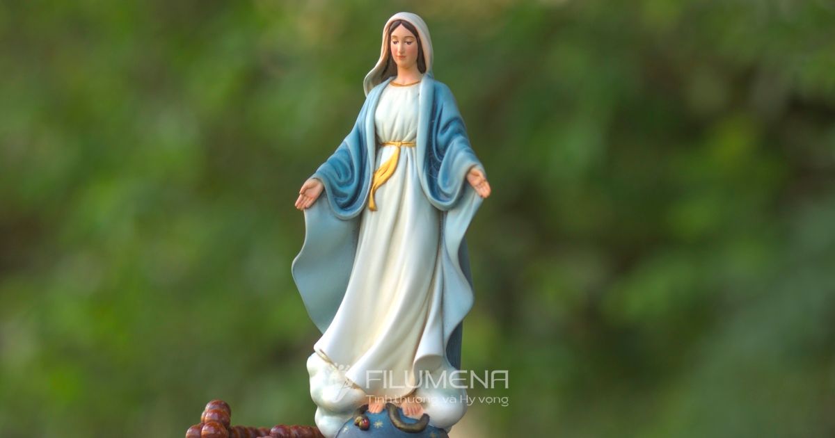 Tượng Đức Mẹ Ban Ơn cao 15 cm màu xanh da trời cho góc cầu nguyện tại gia