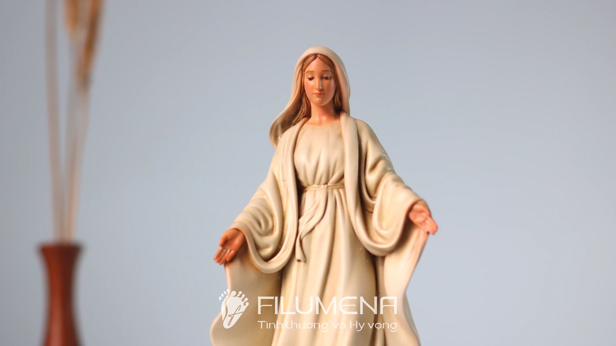 Tượng Đức Mẹ Ban Ơn cao 15 cm, 20 cm màu trắng M3