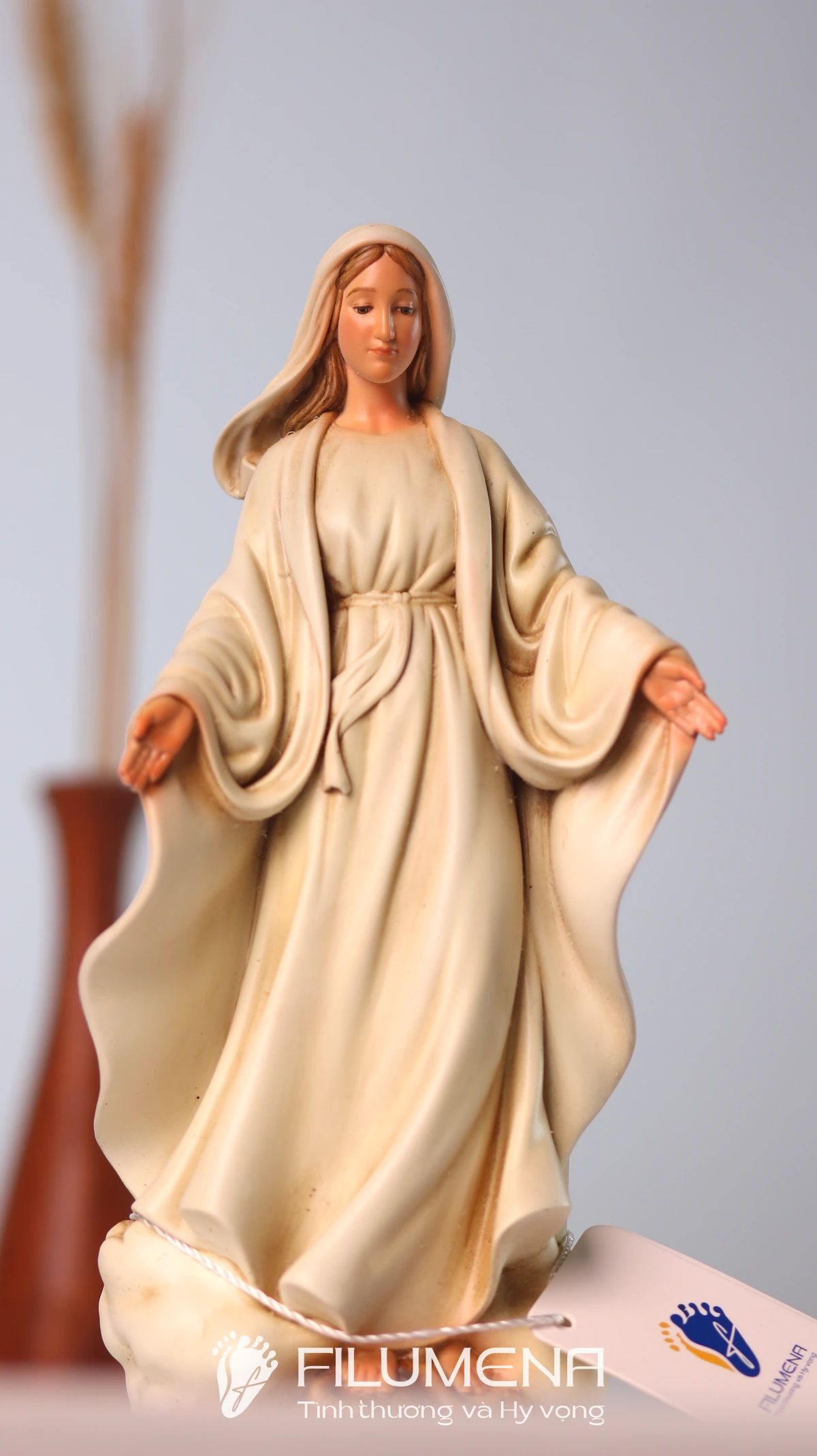 Tượng Đức Mẹ Ban Ơn cao 15 cm, 20 cm màu trắng M3