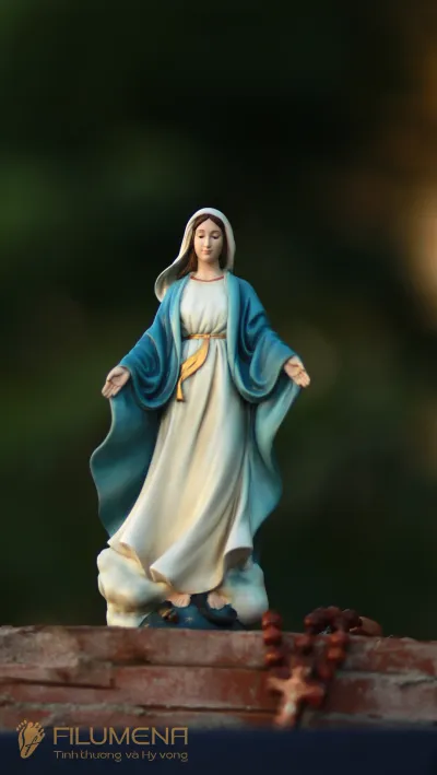 Mẫu Tượng Đức Mẹ để xe ô tô nhìn từ góc nghiêng để dễ xem bố cục