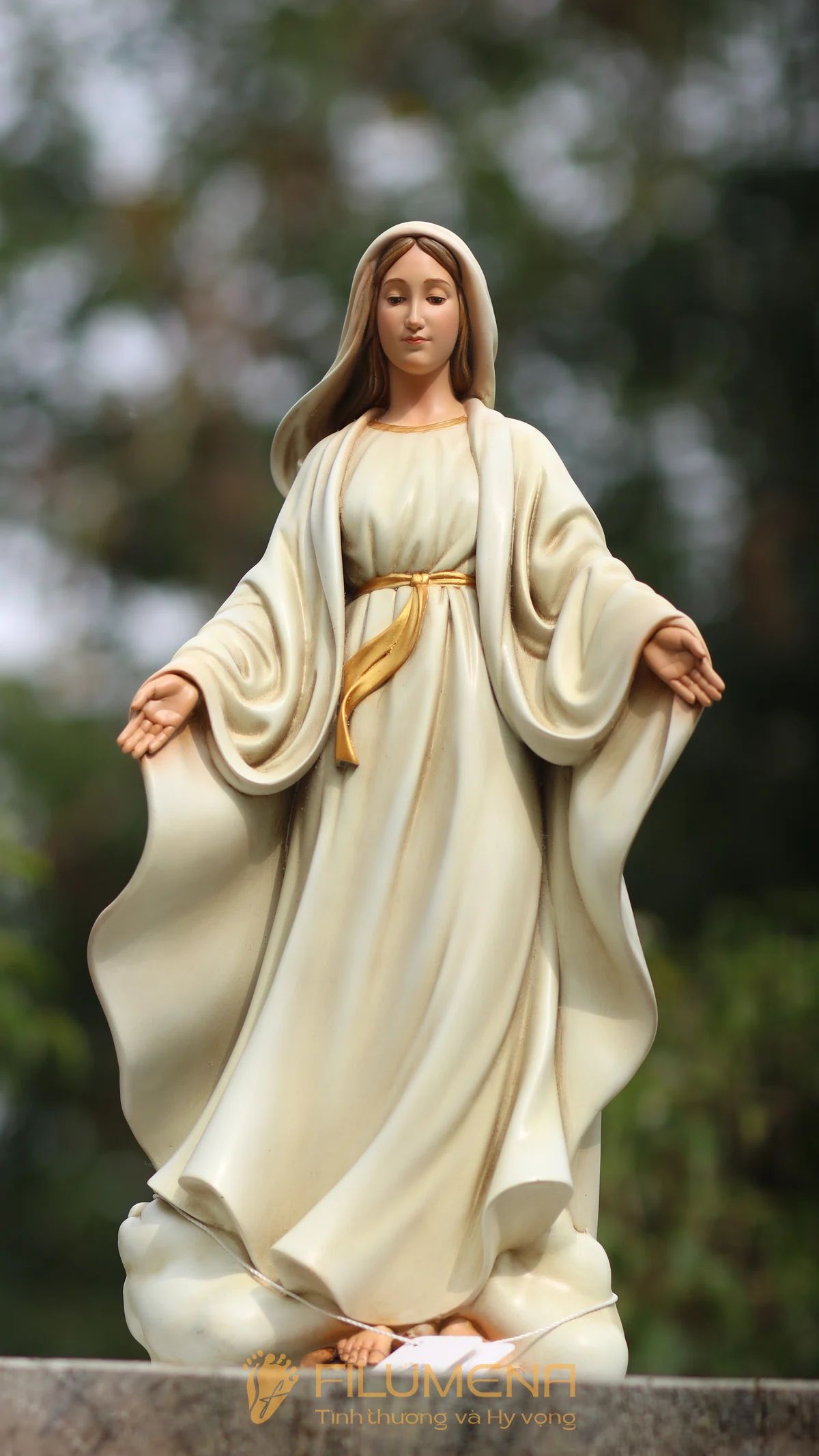 Những mẫu tượng gọn, sáng và dễ đặt thường rất phù hợp với căn hộ chung cư