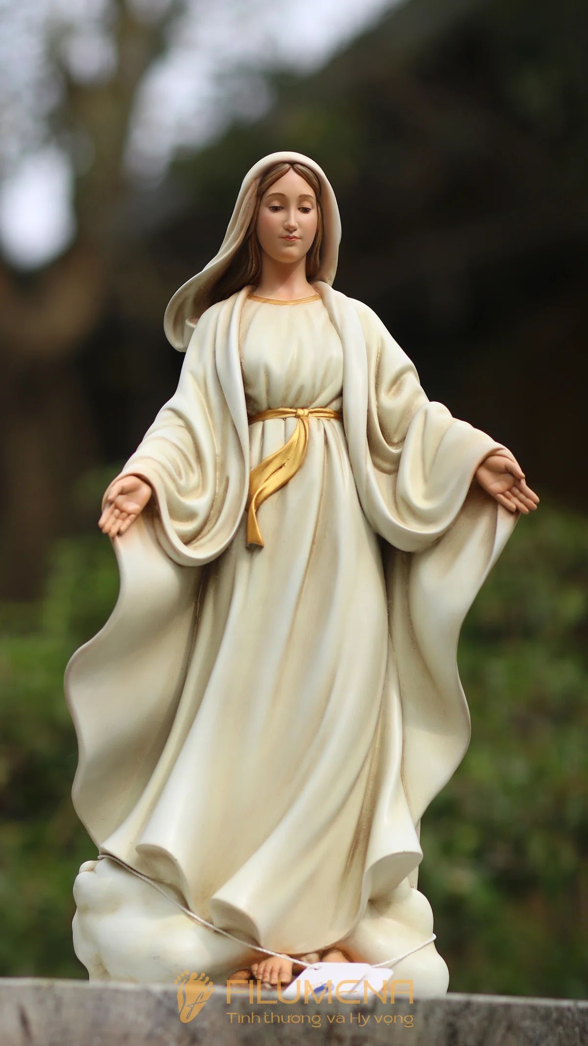 Những mẫu tượng gọn, sáng và dễ đặt thường rất phù hợp với căn hộ chung cư