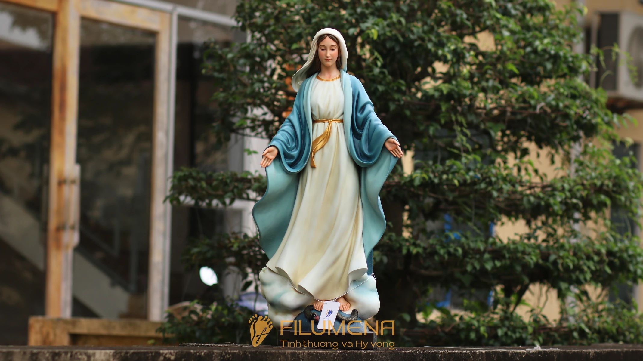 Tượng Đức Mẹ Ban Ơn cao 80 cm màu xanh nước biển
