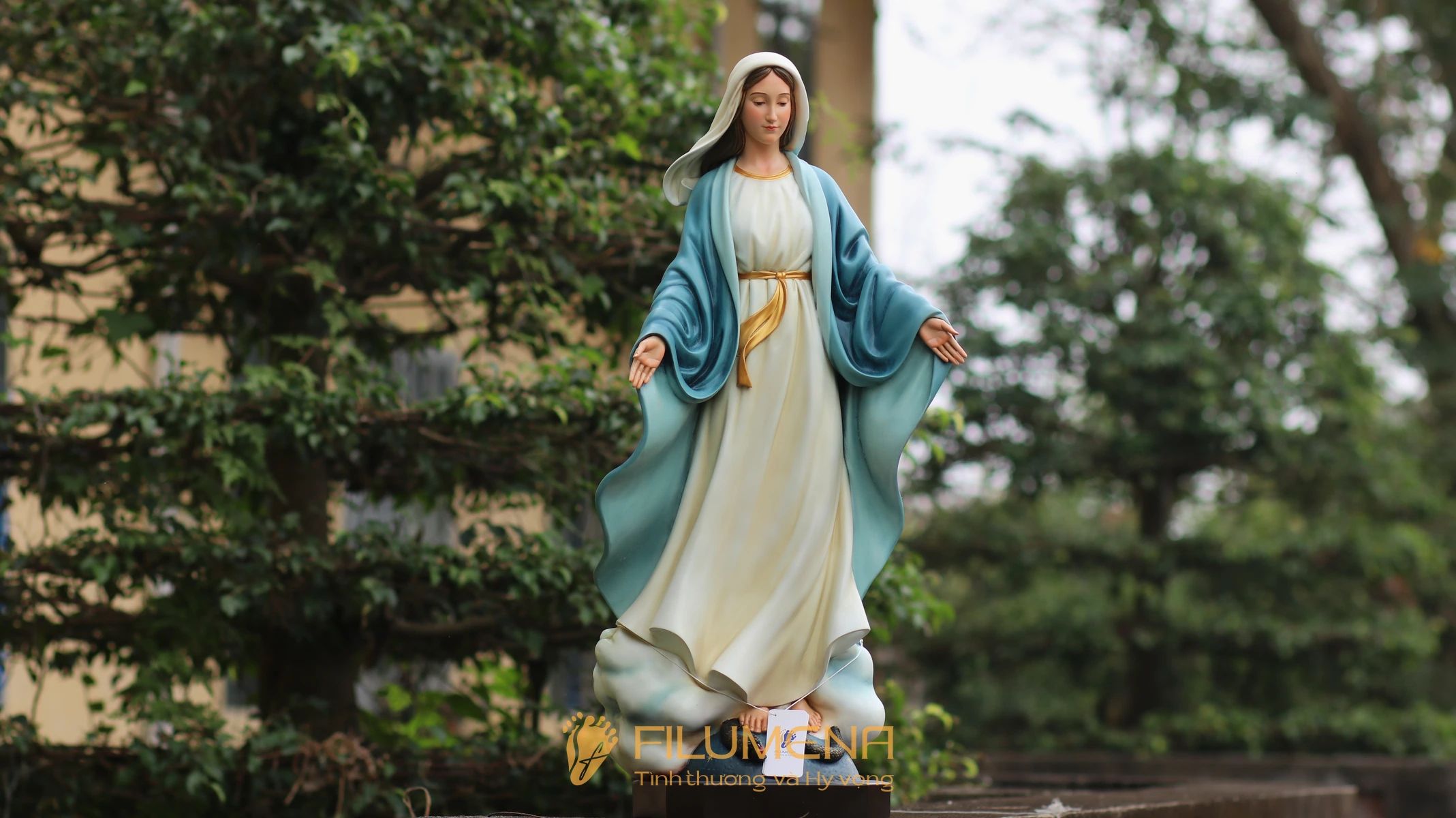 Tượng Đức Mẹ Ban Ơn cao 80 cm màu xanh nước biển