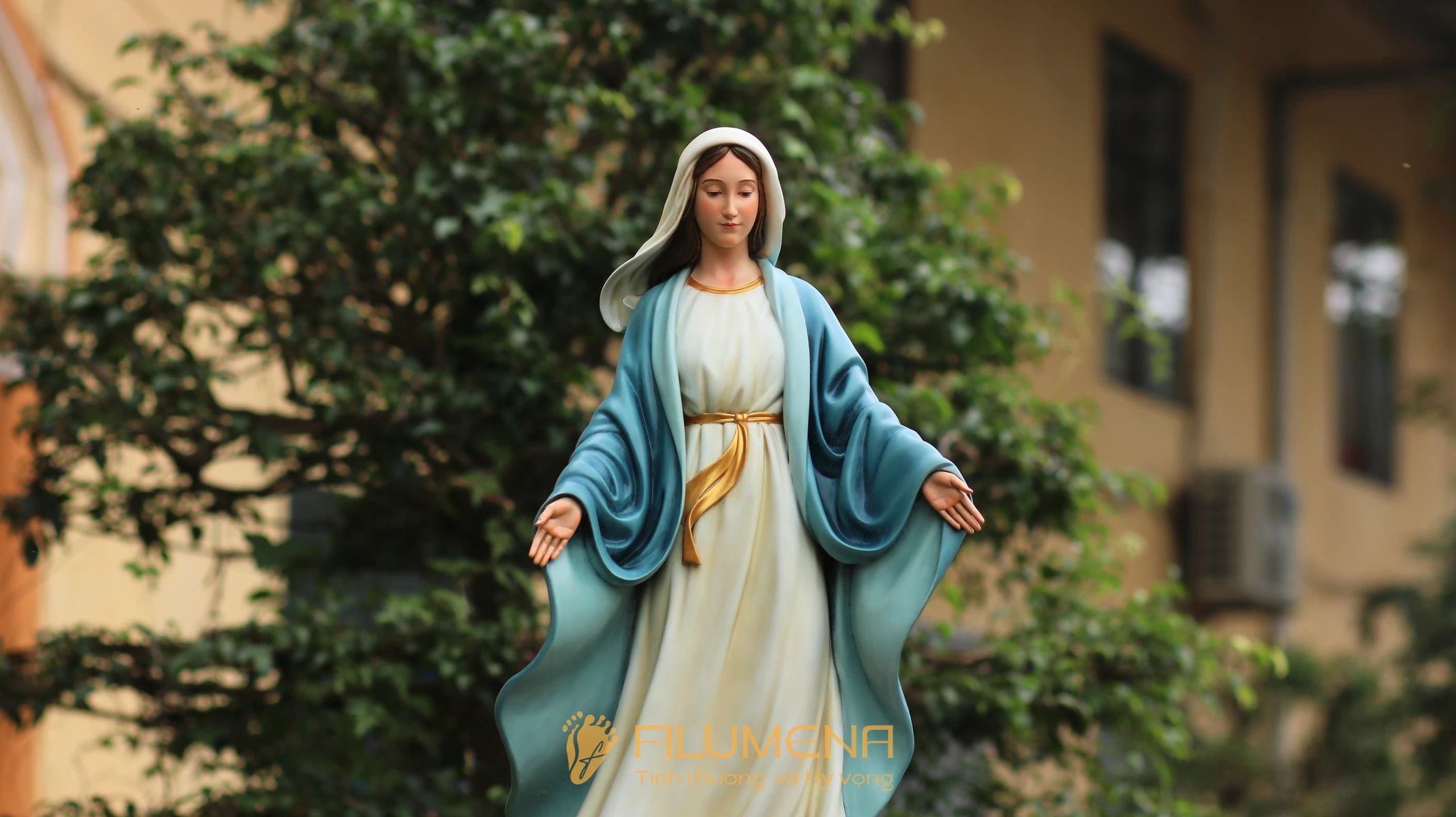 Tượng Đức Mẹ Ban Ơn cao 80 cm màu xanh nước biển