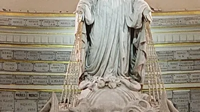 hành hương viếng Đức Mẹ ban ơn tại Paris