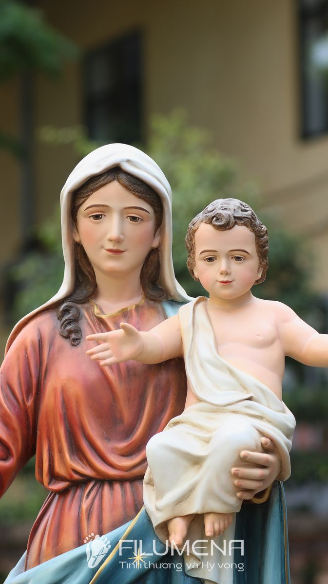 Tượng Đức Mẹ Hy Vọng gợi niềm bình an và phó thác