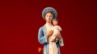 Tượng Đức Mẹ La Vang áo xanh da trời phù hợp xem màu trước khi đặt trên bàn thờ gia đình