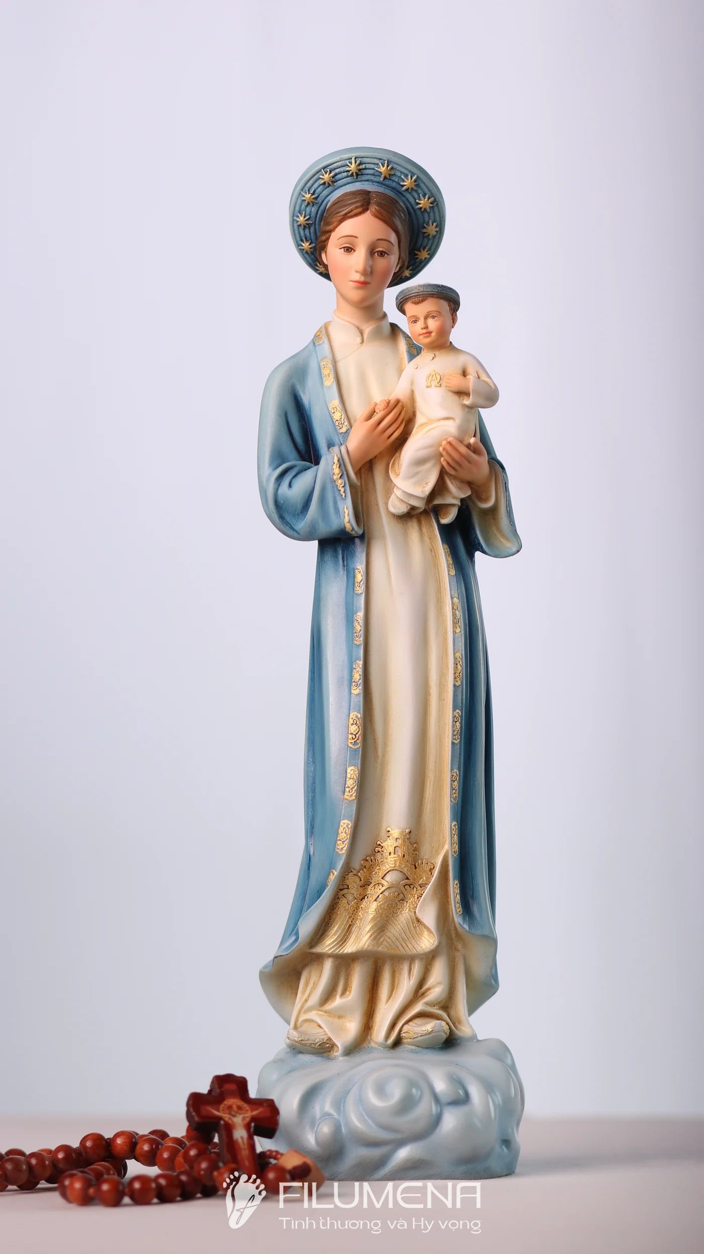 Tượng Đức Mẹ La Vang tại Úc. Tượng Công giáo Filumena là tượng của Tình thương và Hy vọng. Bản quyền các tác phẩm tượng Công giáo thuộc về Filumena Art, Cộng hòa Pháp. Filumena sáng tác và sản xuất nhiều mẫu tượng Công giáo khác như Tượng Đức Mẹ để xe ô tô, Tượng Đức Mẹ để xe hơi, Tượng Mẹ Maria, Tượng Đức Mẹ, Tượng Đức Mẹ Lộ Đức