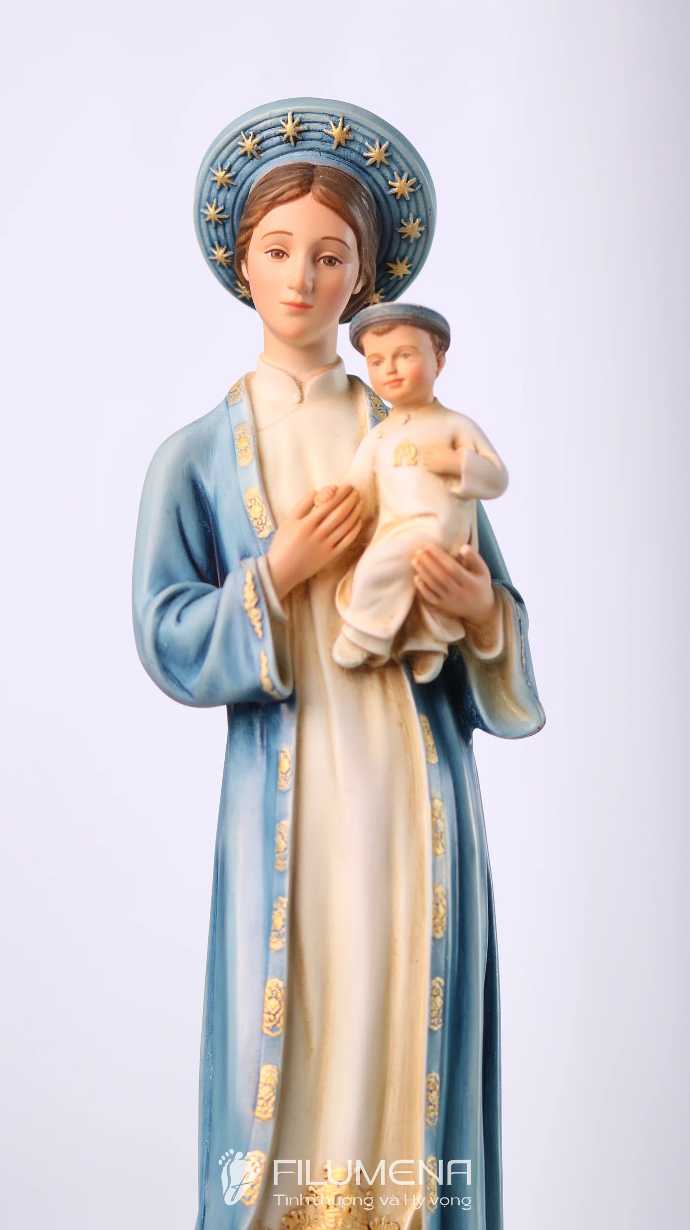 Tượng Đức Mẹ La Vang tại Úc. Tượng Công giáo Filumena là tượng của Tình thương và Hy vọng. Bản quyền các tác phẩm tượng Công giáo thuộc về Filumena Art, Cộng hòa Pháp. Filumena sáng tác và sản xuất nhiều mẫu tượng Công giáo khác như Tượng Đức Mẹ để xe ô tô, Tượng Đức Mẹ để xe hơi, Tượng Mẹ Maria, Tượng Đức Mẹ, Tượng Đức Mẹ Lộ Đức