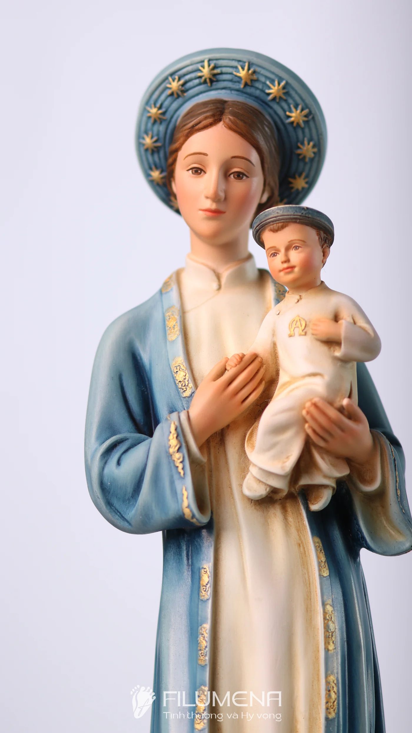 Tượng Đức Mẹ La Vang tại Úc. Tượng Công giáo Filumena là tượng của Tình thương và Hy vọng. Bản quyền các tác phẩm tượng Công giáo thuộc về Filumena Art, Cộng hòa Pháp. Filumena sáng tác và sản xuất nhiều mẫu tượng Công giáo khác như Tượng Đức Mẹ để xe ô tô, Tượng Đức Mẹ để xe hơi, Tượng Mẹ Maria, Tượng Đức Mẹ, Tượng Đức Mẹ Lộ Đức