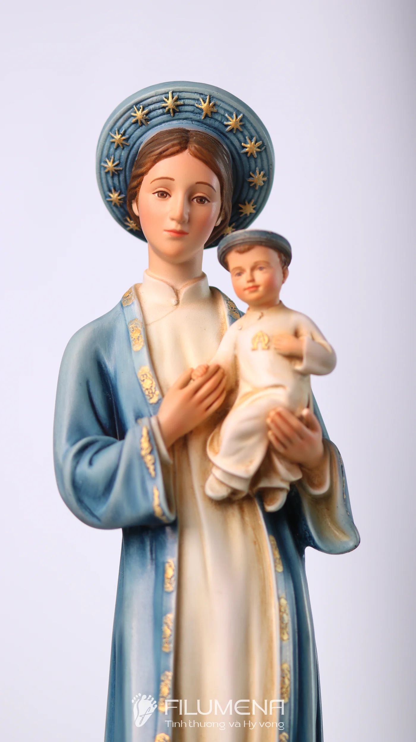 Tượng Đức Mẹ La Vang tại Úc. Tượng Công giáo Filumena là tượng của Tình thương và Hy vọng. Bản quyền các tác phẩm tượng Công giáo thuộc về Filumena Art, Cộng hòa Pháp. Filumena sáng tác và sản xuất nhiều mẫu tượng Công giáo khác như Tượng Đức Mẹ để xe ô tô, Tượng Đức Mẹ để xe hơi, Tượng Mẹ Maria, Tượng Đức Mẹ, Tượng Đức Mẹ Lộ Đức