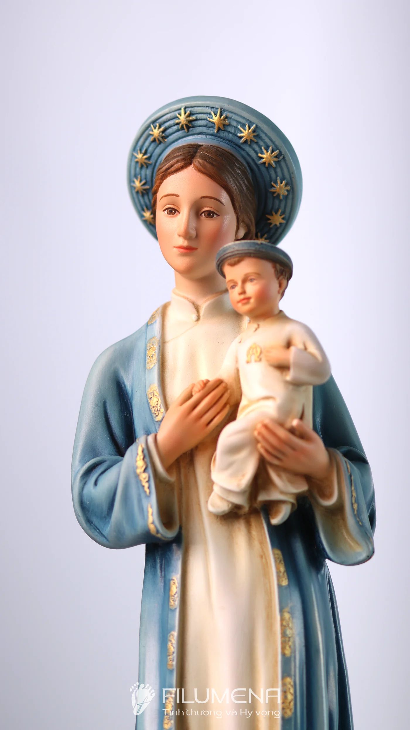 Tượng Đức Mẹ La Vang tại Úc. Tượng Công giáo Filumena là tượng của Tình thương và Hy vọng. Bản quyền các tác phẩm tượng Công giáo thuộc về Filumena Art, Cộng hòa Pháp. Filumena sáng tác và sản xuất nhiều mẫu tượng Công giáo khác như Tượng Đức Mẹ để xe ô tô, Tượng Đức Mẹ để xe hơi, Tượng Mẹ Maria, Tượng Đức Mẹ, Tượng Đức Mẹ Lộ Đức