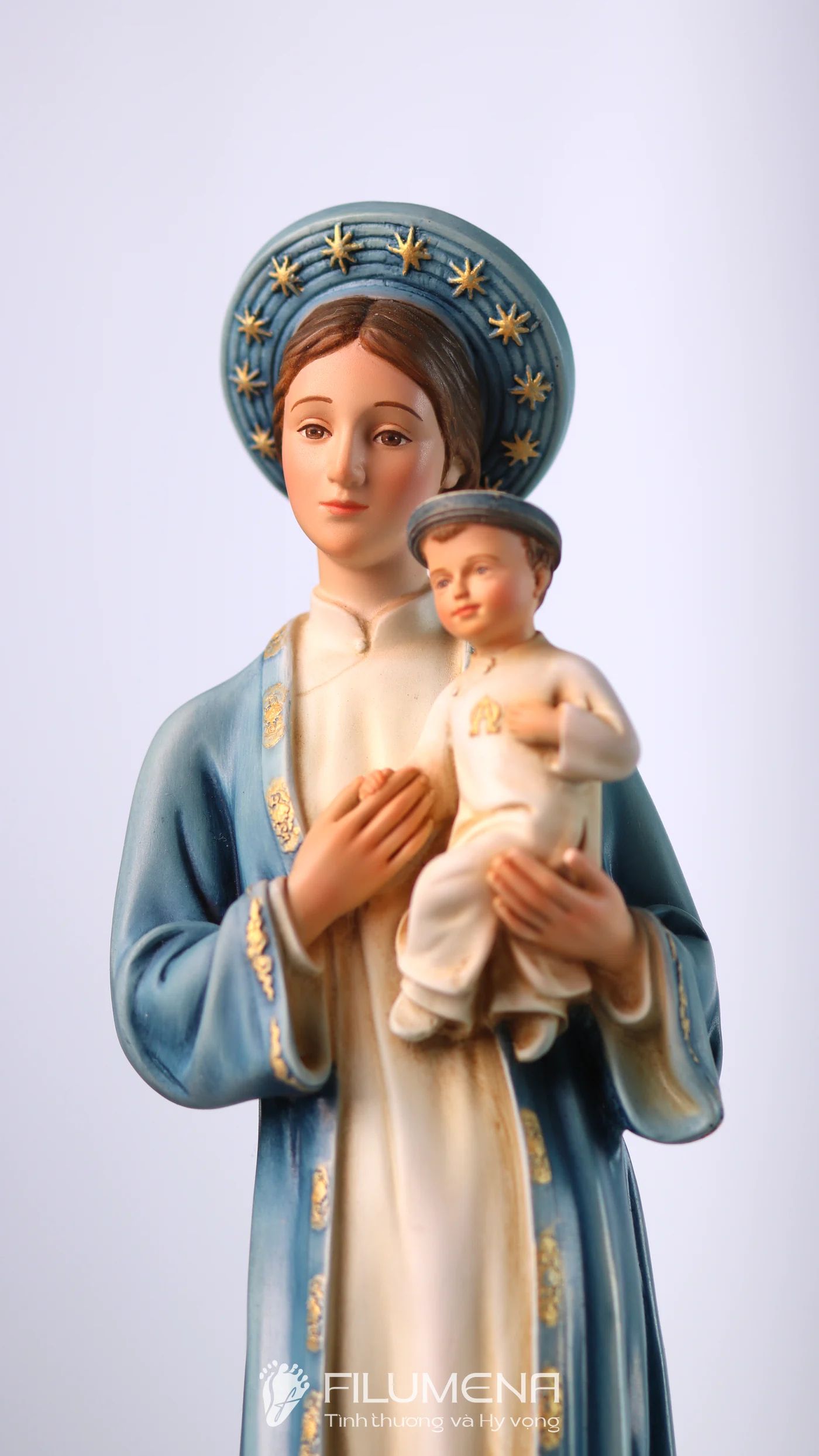 Tượng Đức Mẹ La Vang tại Úc. Tượng Công giáo Filumena là tượng của Tình thương và Hy vọng. Bản quyền các tác phẩm tượng Công giáo thuộc về Filumena Art, Cộng hòa Pháp. Filumena sáng tác và sản xuất nhiều mẫu tượng Công giáo khác như Tượng Đức Mẹ để xe ô tô, Tượng Đức Mẹ để xe hơi, Tượng Mẹ Maria, Tượng Đức Mẹ, Tượng Đức Mẹ Lộ Đức