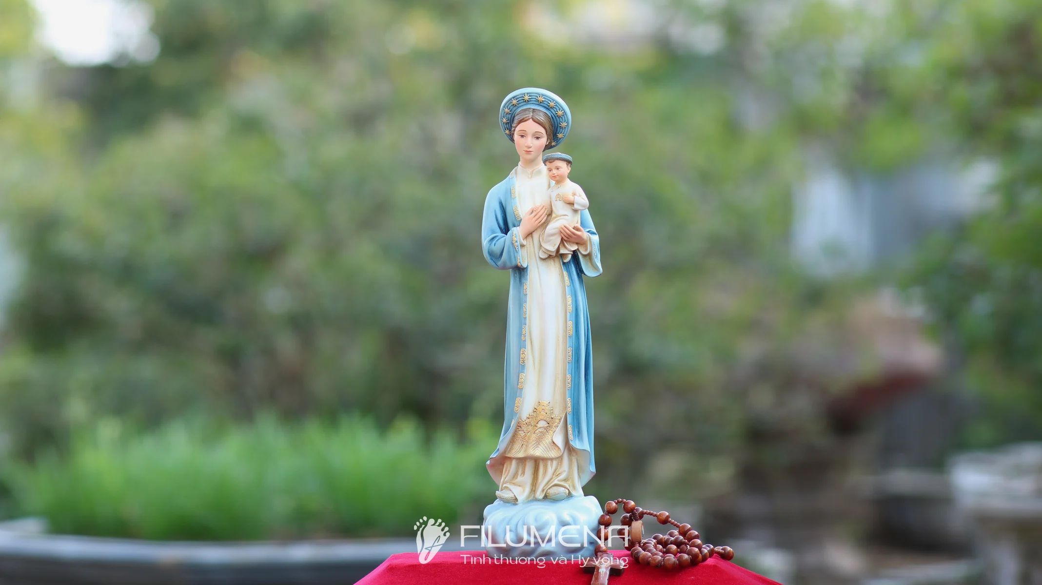 Tượng Đức Mẹ La Vang do Filumena sáng tác và hoàn thiện thủ công qua nhiều giai đoạn tinh chỉnh.