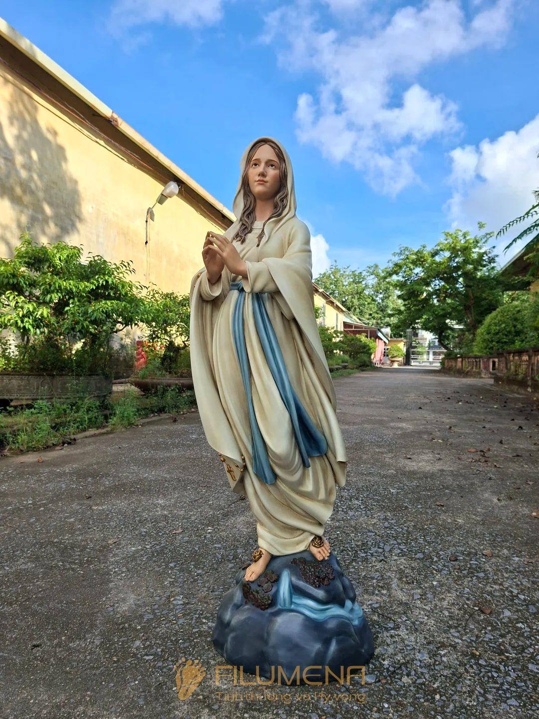 Tượng Đức Mẹ Lộ Đức 110 cm màu trắng làm quà tặng Công giáo trang trọng