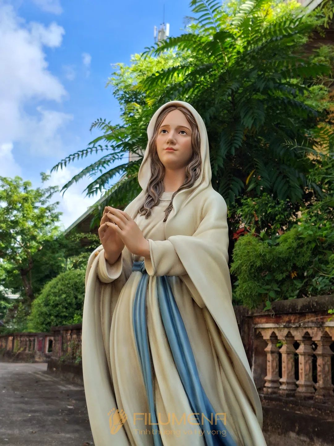Marian statues created and manufactured by Filumena Art