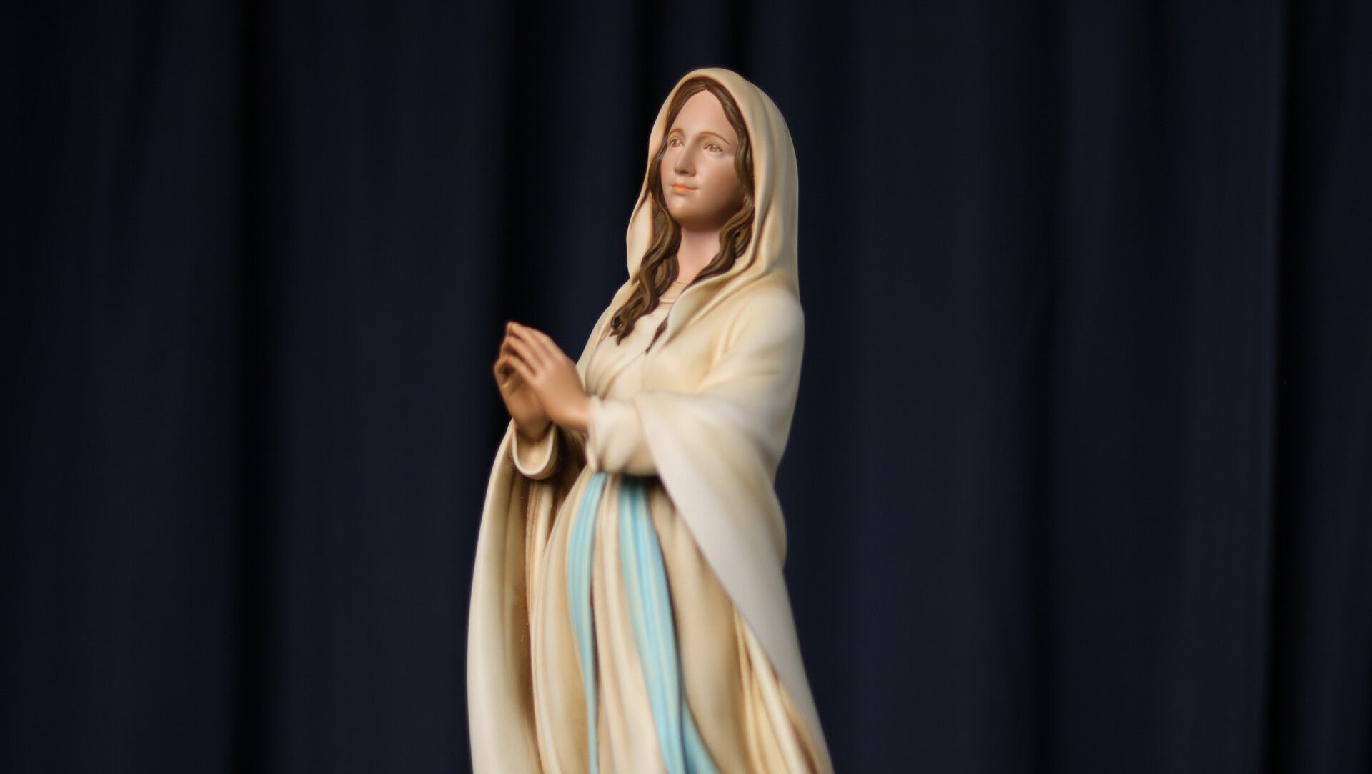 Tượng Đức Mẹ Lộ Đức cao 30 cm, 40 cm màu trắng vẽ màu thủ công