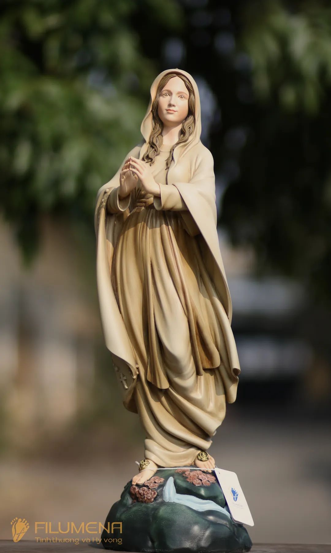 Tượng Đức Mẹ Lộ Đức cao 60 cm, tác phẩm của Filumena