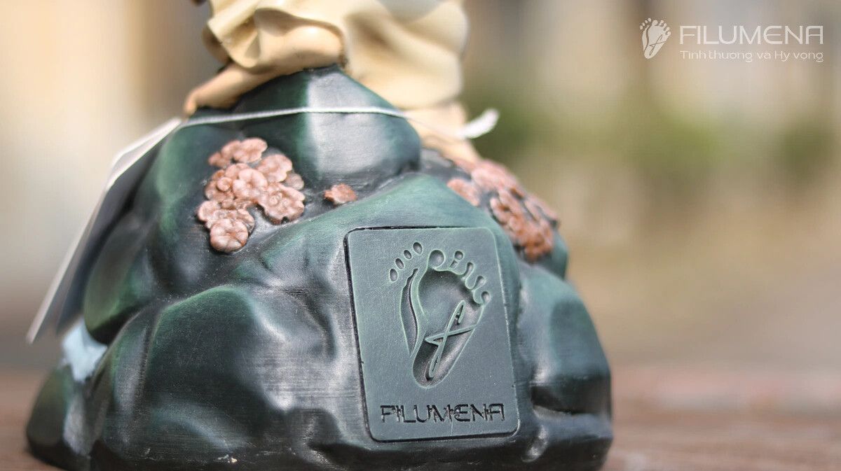 Tượng Đức Mẹ Lộ Đức tại TGP. Sài Gòn. Tượng Công giáo Filumena là tượng của Tình thương và Hy vọng. Bản quyền các tác phẩm tượng Công giáo thuộc về Filumena Art, Cộng hòa Pháp. Filumena sáng tác và sản xuất nhiều mẫu tượng Công giáo khác như Tượng công giáo đẹp, Tượng công giáo mini, Tượng chuộc tội, Tượng chịu nạn, Tượng Chúa Giê-su