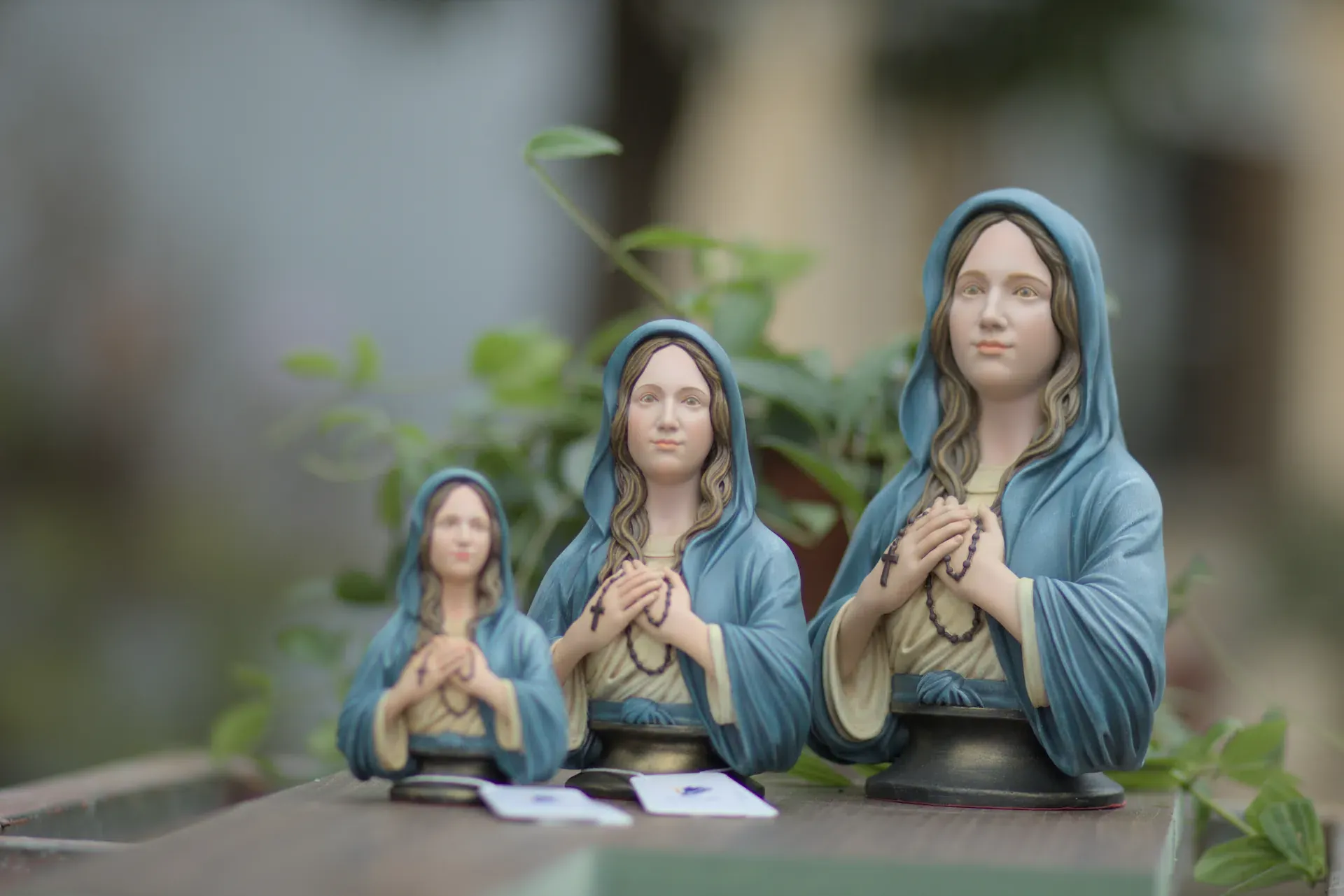 Tượng Đức Mẹ Fatima tại Buôn Ma Thuột. Tượng Công Giáo Filumena được sáng tác bởi các nghệ sĩ Filumena. Mỗi tác phẩm đều là đóng góp của quý vị cho các việc bác ái. Tượng làm bằng chất liệu bột đá tự nhiên và resin, có đủ các kích thước từ 15, 20 cm tới 1m và lớn hơn nữa.