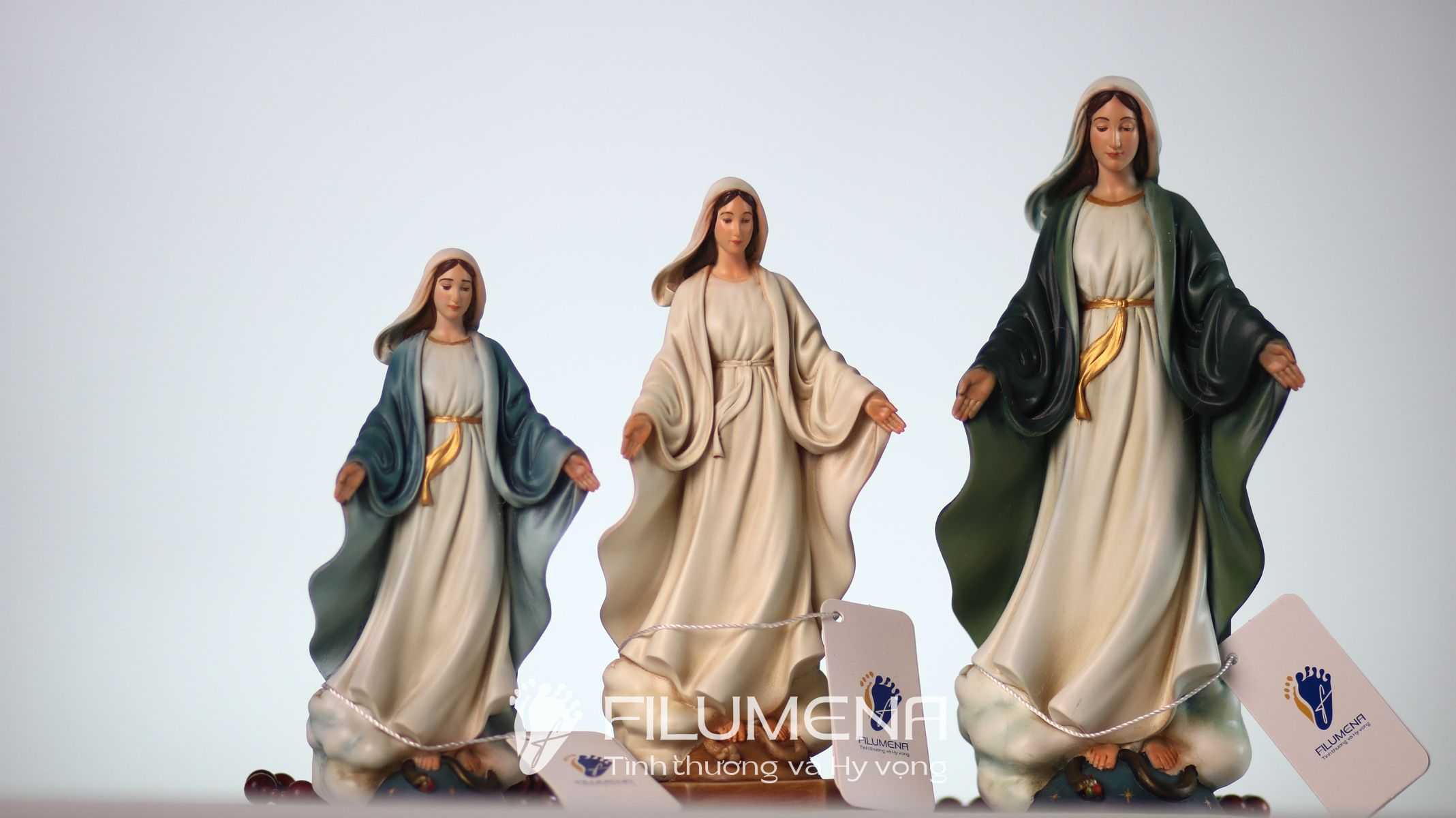 Tượng Đức Mẹ Ban Ơn cao 20 cm màu trắng cho góc cầu nguyện tại gia