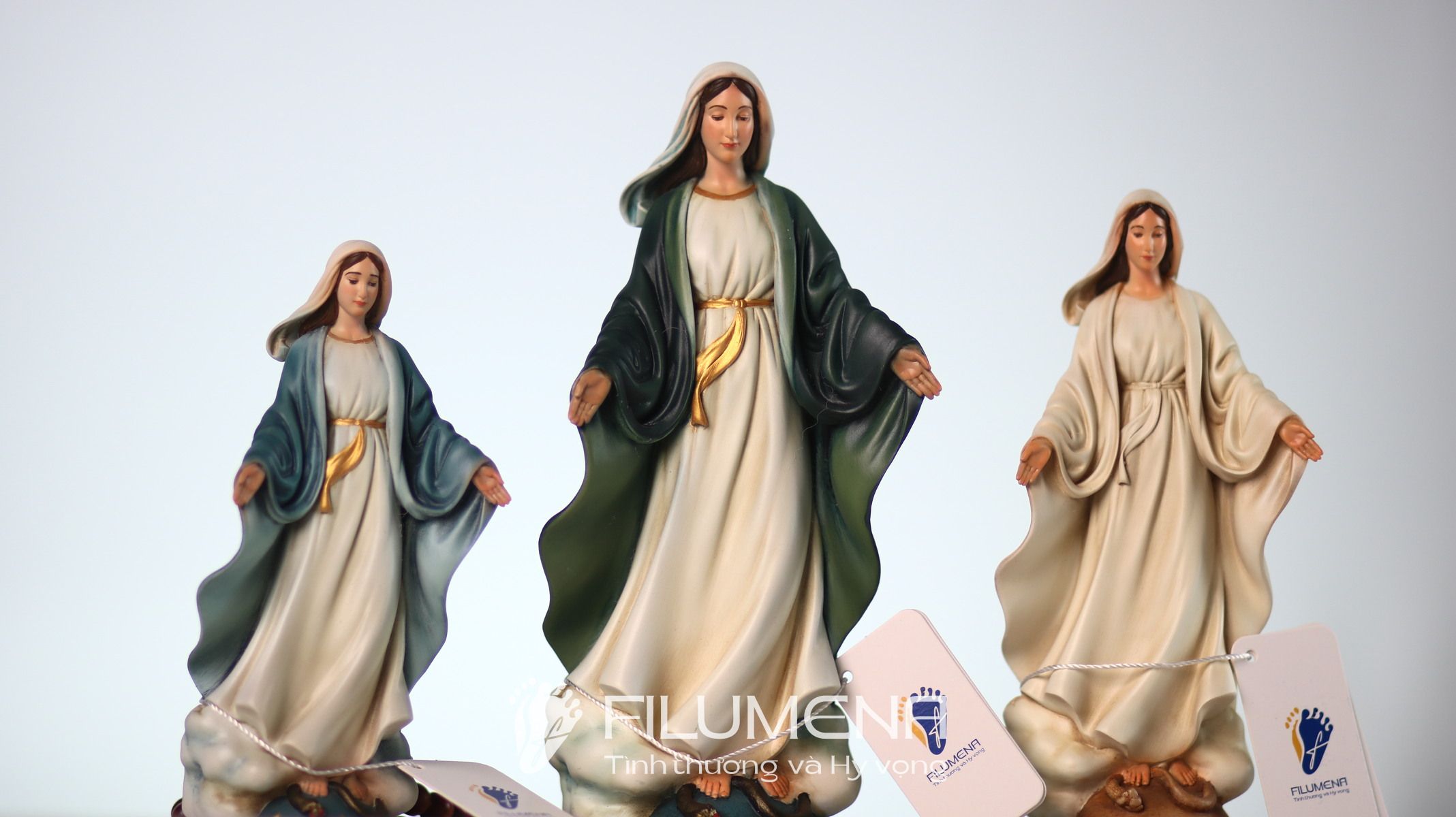 Tượng Đức Mẹ Ban Ơn cao 15 cm màu xanh ô-liu phù hợp bàn thờ nhỏ hoặc xe ô tô