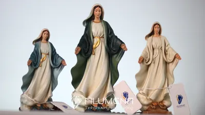 Các mẫu tượng Đức Mẹ ban ơn của Filumena đang trưng bày và anh chị có thể tìm mua tại các Nhà sách Công giáo trên cả nước.