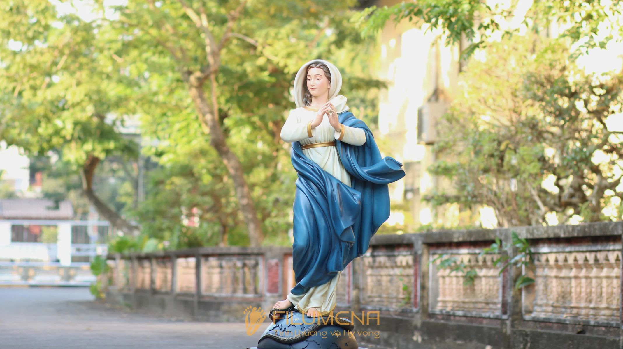 Tượng Đức Mẹ Vô Nhiễm Nguyên Tội cao 120 cm màu xanh trắng
