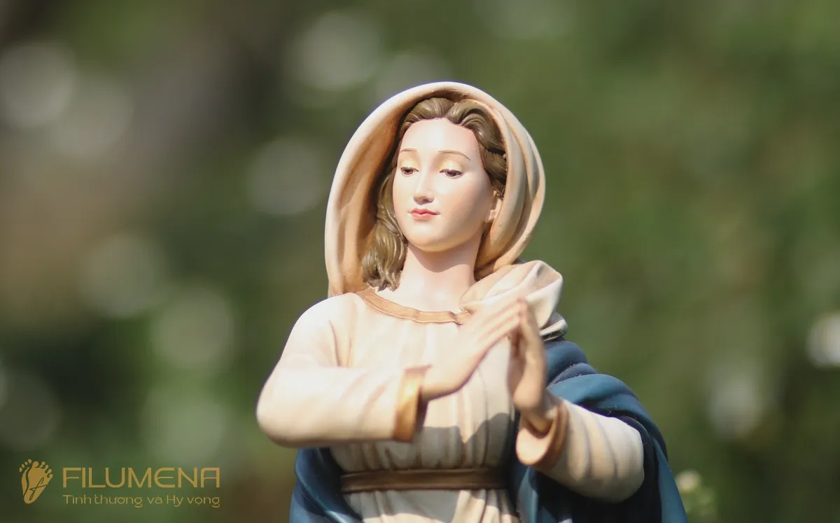 Tượng Đức Mẹ tại Úc. Tượng Công Giáo Filumena được sáng tác bởi các nghệ sĩ Filumena. Mỗi tác phẩm đều là đóng góp của quý vị cho các việc bác ái. Tượng làm bằng chất liệu bột đá tự nhiên và resin, có đủ các kích thước từ 15, 20 cm tới 1m và lớn hơn nữa.