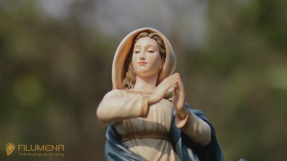 Tượng Đức Mẹ tại Úc. Tượng Công Giáo Filumena được sáng tác bởi các nghệ sĩ Filumena. Mỗi tác phẩm đều là đóng góp của quý vị cho các việc bác ái. Tượng làm bằng chất liệu bột đá tự nhiên và resin, có đủ các kích thước từ 15, 20 cm tới 1m và lớn hơn nữa.