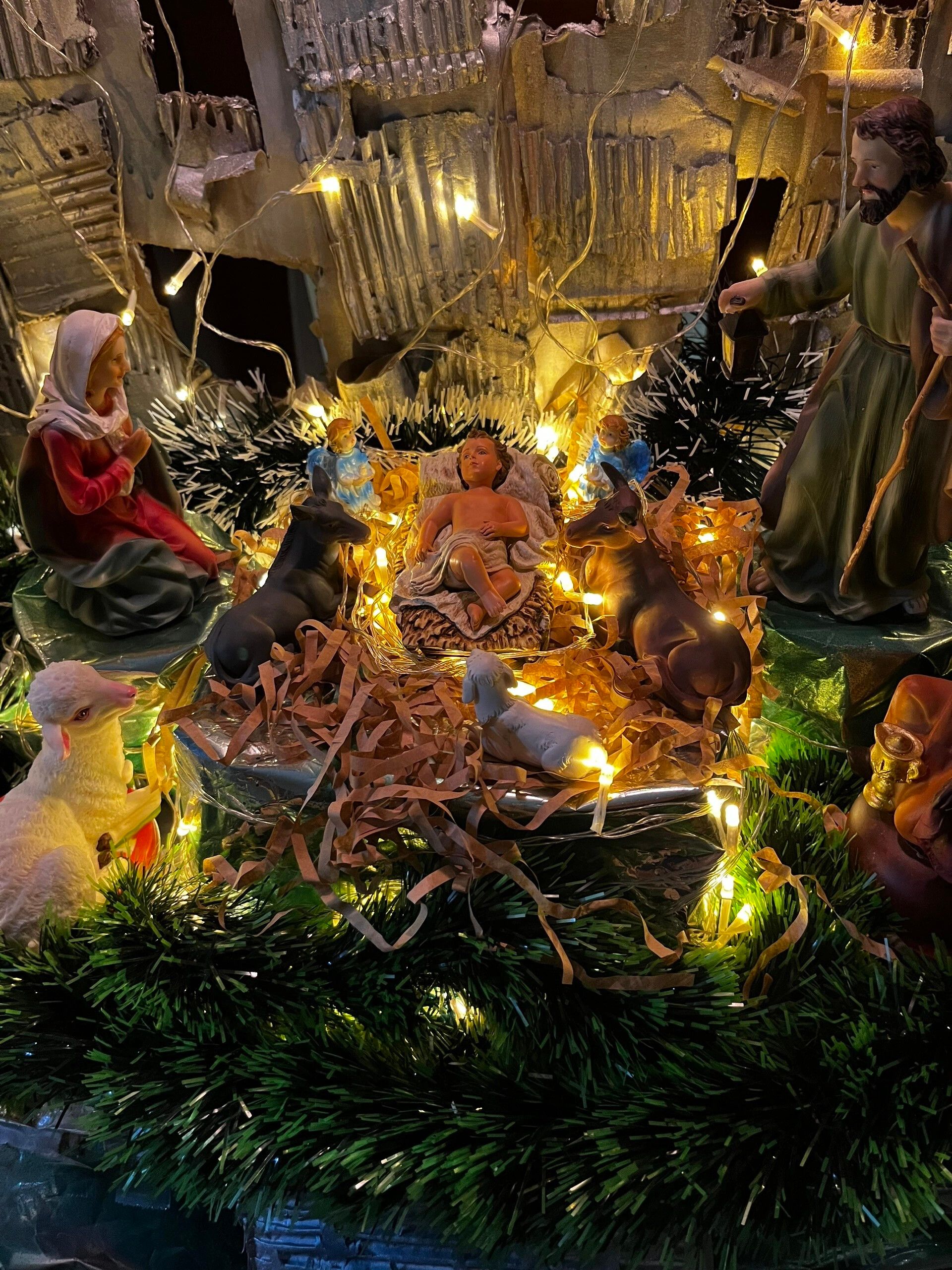 Tượng Giáng sinh mini tại Đền thánh Martino Hố Nai. Tượng Công giáo Filumena là tượng của Tình thương và Hy vọng. Bản quyền các tác phẩm tượng Công giáo thuộc về Filumena Art, Cộng hòa Pháp. Filumena sáng tác và sản xuất nhiều mẫu tượng Công giáo khác như Tượng Đức Mẹ Ban Ơn, Tượng Đức Mẹ Fatima, Tượng Đức Mẹ Lộ Đức, Tượng Đức Mẹ, Tượng Mẹ Maria