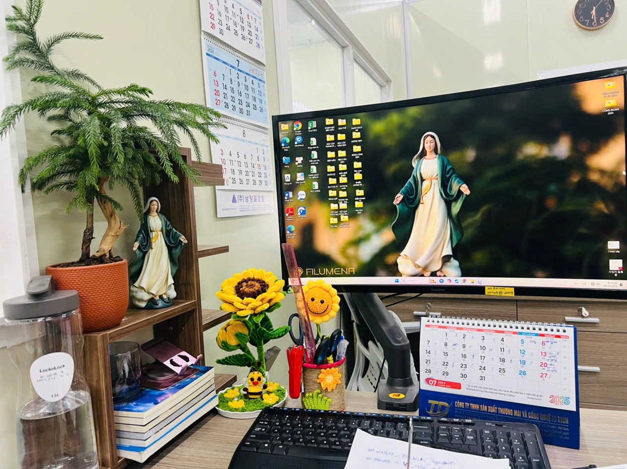 Những mẫu tượng gọn với thần thái dịu thường rất hợp cho bàn làm việc và không gian nhỏ