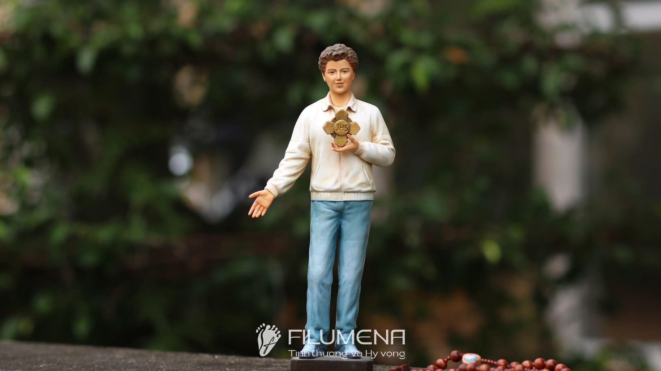 Tượng Công giáo tại TGP Hà Nội. Tượng Công giáo Filumena là tượng của Tình thương và Hy vọng. Bản quyền các tác phẩm tượng Công giáo thuộc về Filumena Art, Cộng hòa Pháp. Filumena sáng tác và sản xuất nhiều mẫu tượng Công giáo khác như Tượng công giáo mini, Tượng chịu nạn, Tượng Chúa Giê-su, Tượng Chúa, Tượng Đức Mẹ Ban Ơn