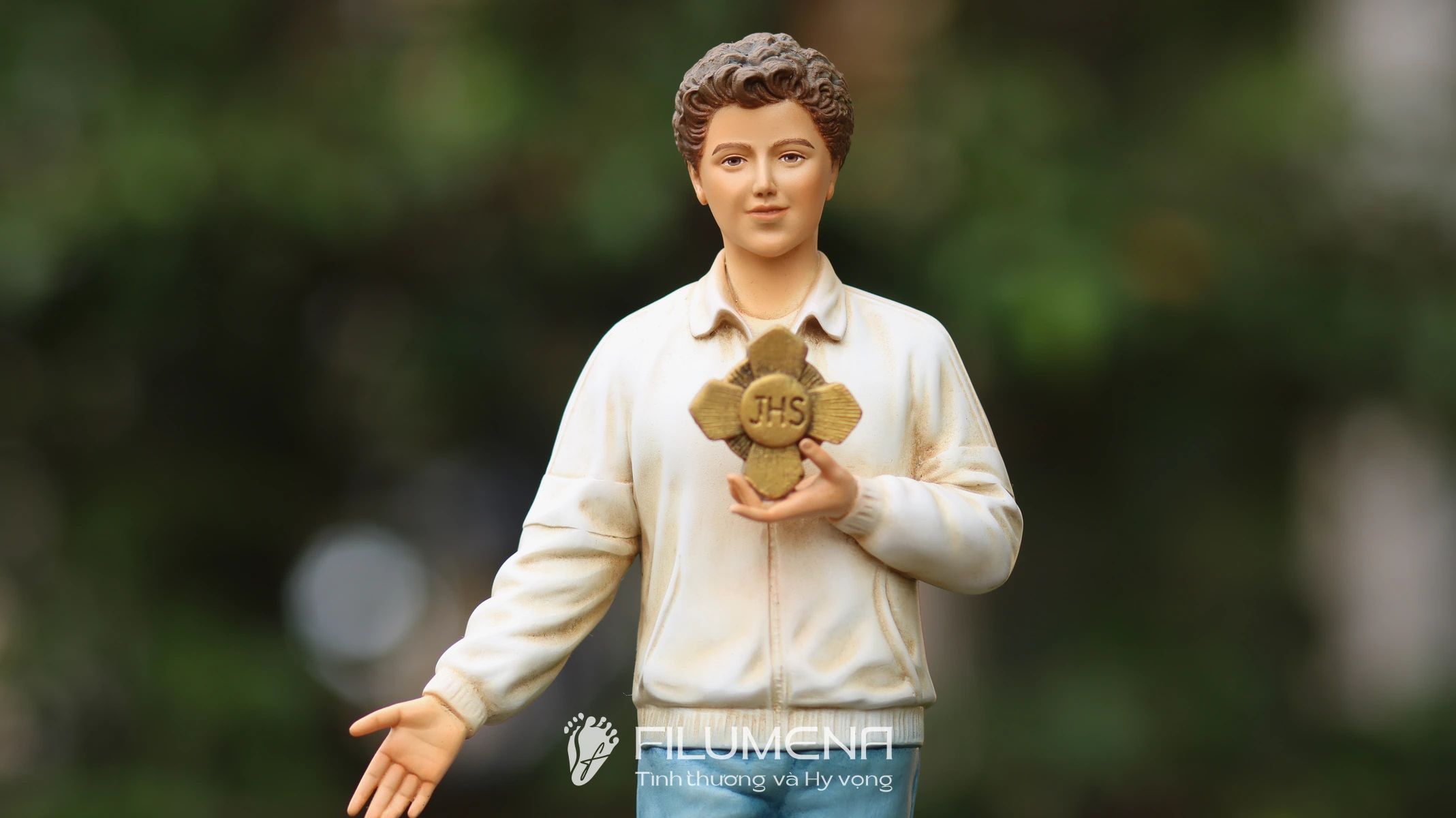 Tượng Thánh Carlo Acutis 25 cm màu sáng