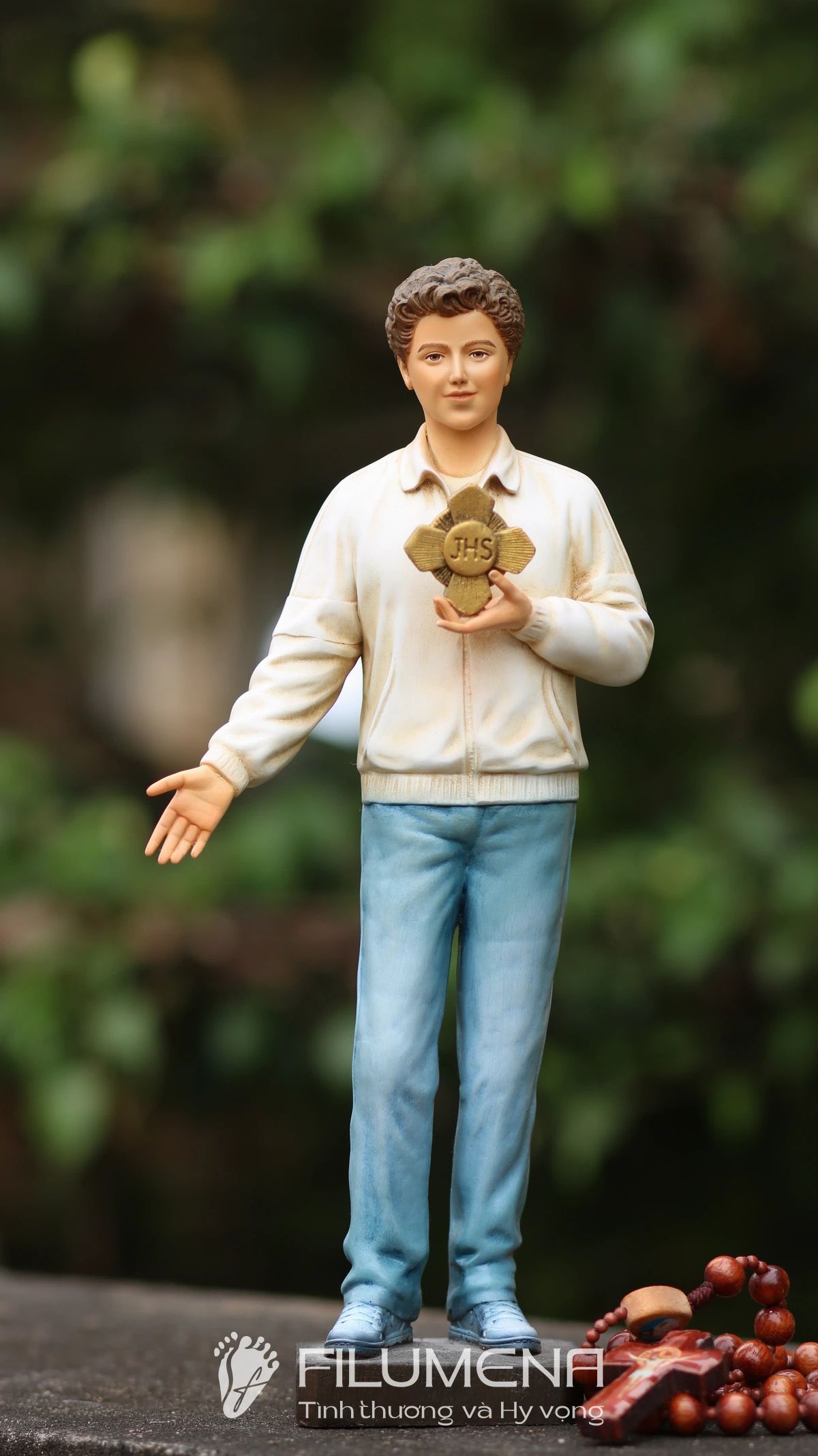 Tượng Thánh Carlo Acutis 25 cm màu sáng