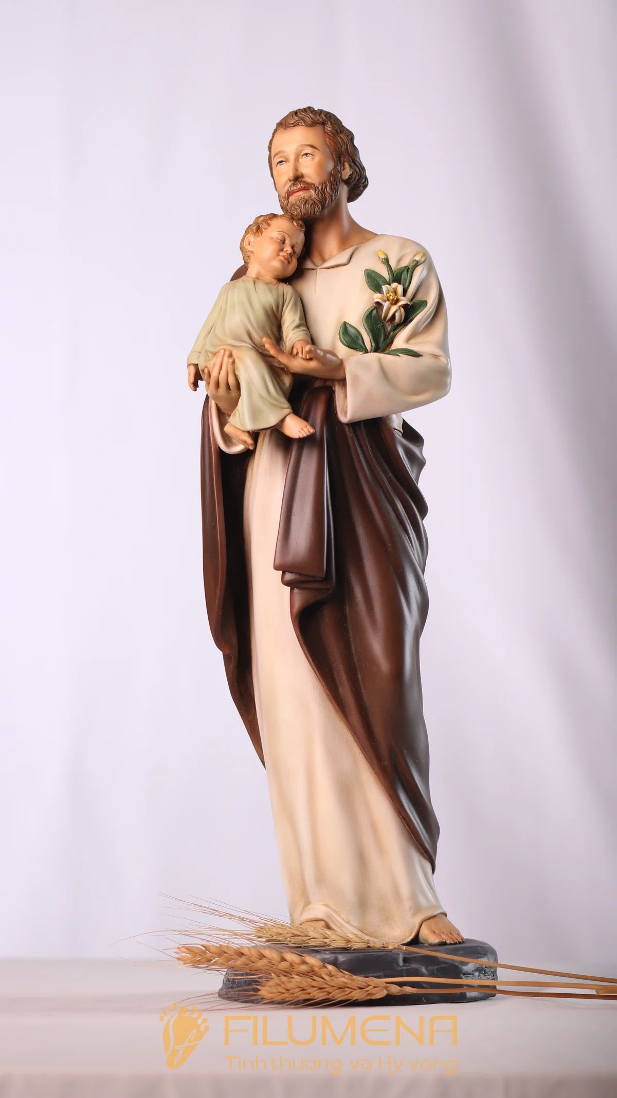 Các góc nhìn cận giúp người đọc cảm rõ hơn thần thái hiền và sự dịu dàng rất hợp cho không gian gia đình