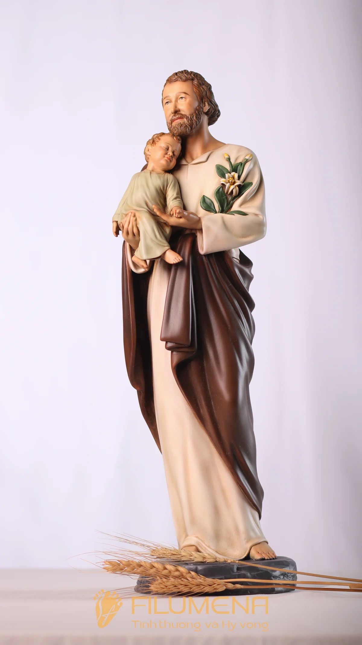 Các góc nhìn cận giúp người đọc cảm rõ hơn thần thái hiền và sự dịu dàng rất hợp cho không gian gia đình