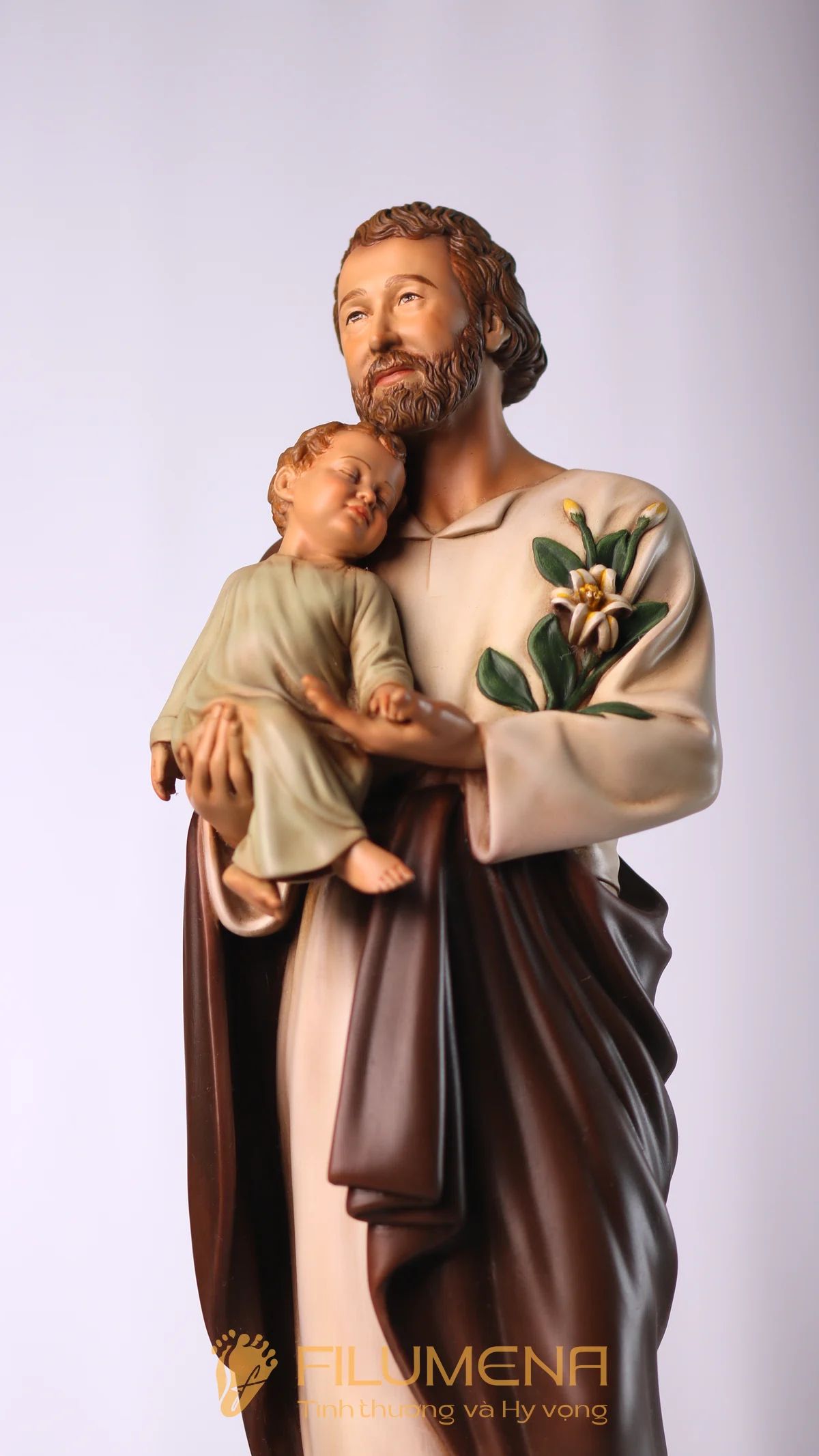 Các góc nhìn cận giúp người đọc cảm rõ hơn thần thái hiền và sự dịu dàng rất hợp cho không gian gia đình