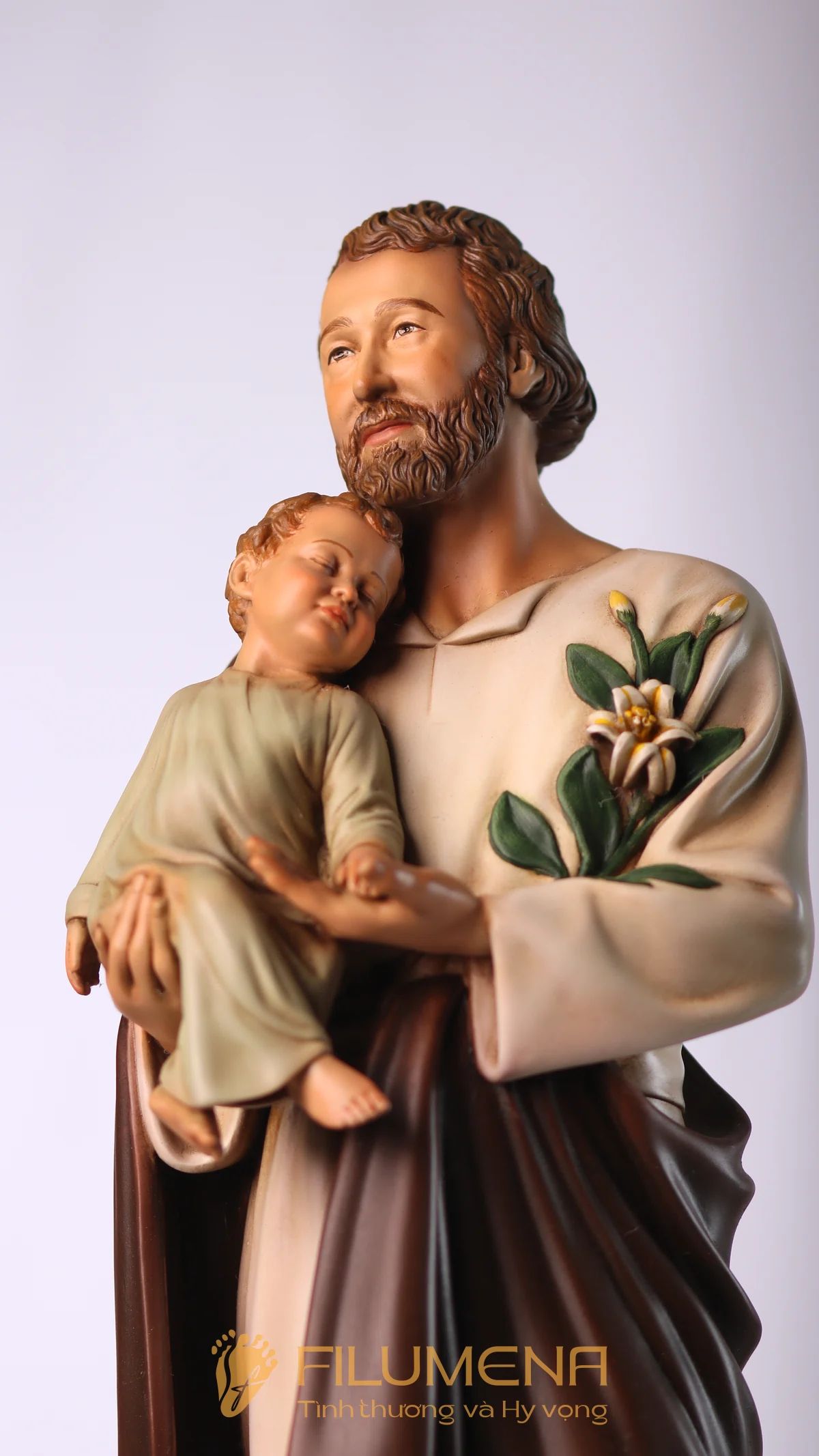 Các góc nhìn cận giúp người đọc cảm rõ hơn thần thái hiền và sự dịu dàng rất hợp cho không gian gia đình