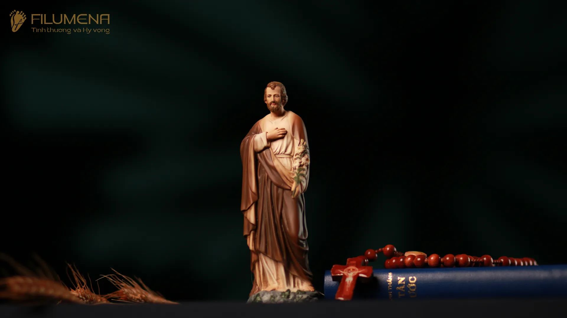 Những mẫu tượng cỡ nhỏ với thần thái hiền thường rất phù hợp cho bàn làm việc và không gian gọn