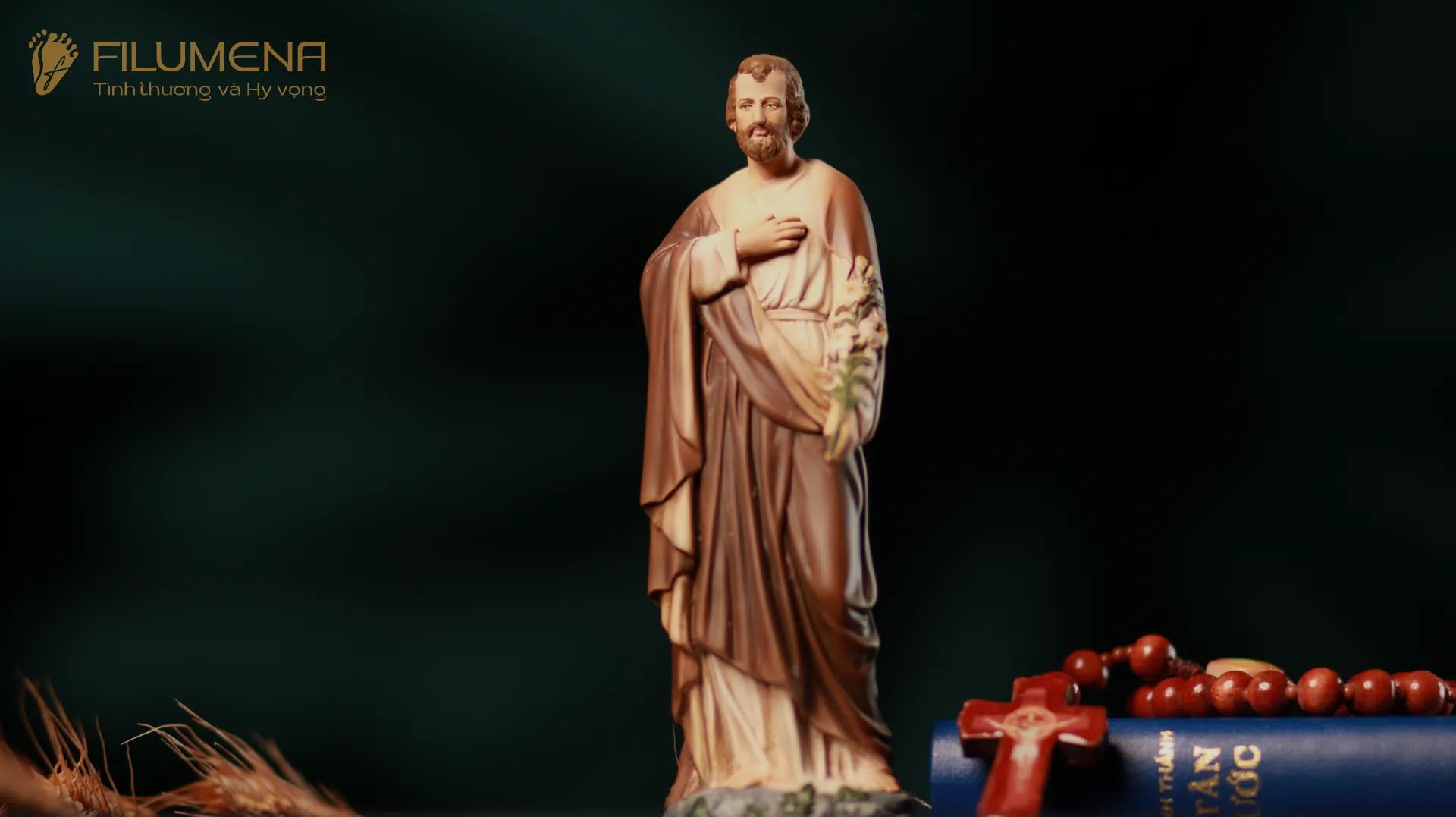 Những mẫu tượng cỡ nhỏ với thần thái hiền thường rất phù hợp cho bàn làm việc và không gian gọn