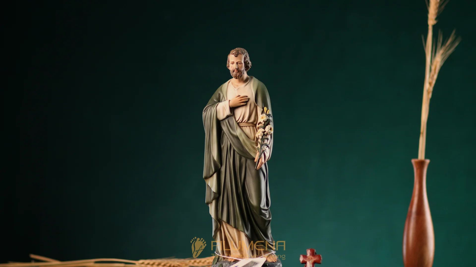 Tượng Thánh Giuse làm quà tặng cho gia đình Công giáo