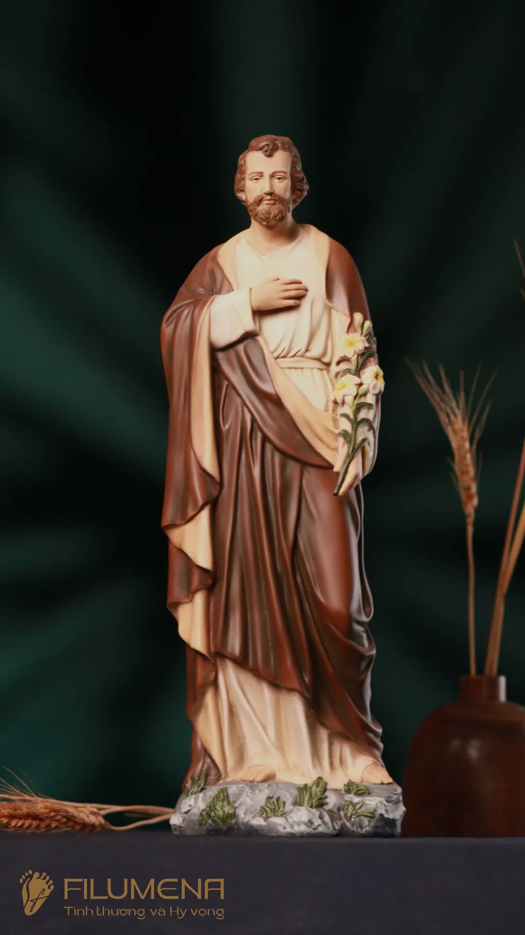 Statues des saints catholiques créées et fabriquées par Filumena Art, fabricant and grossiste des articles religieux au Vietnam