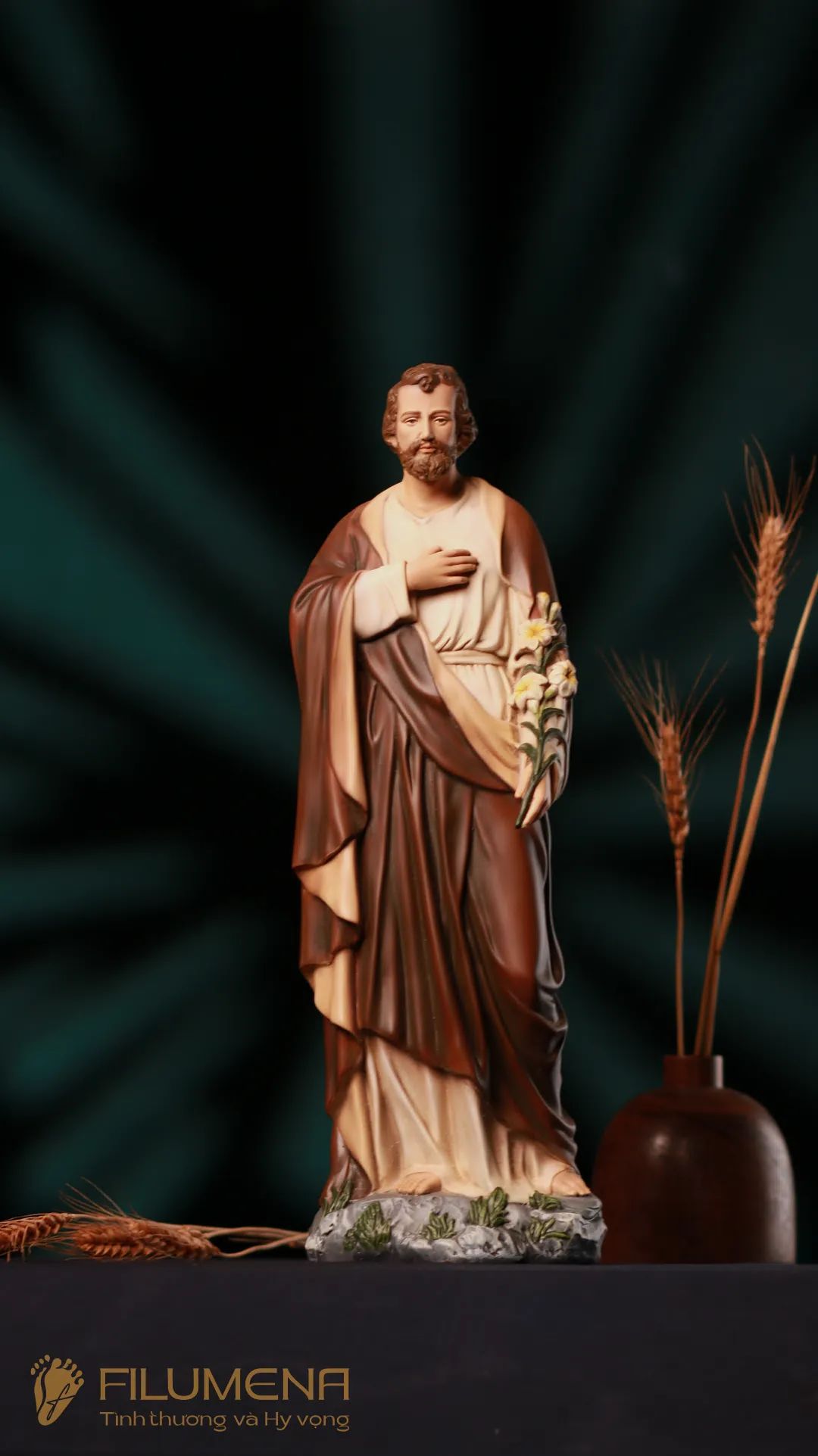 Statues des saints catholiques créées et fabriquées par Filumena Art, fabricant and grossiste des articles religieux au Vietnam