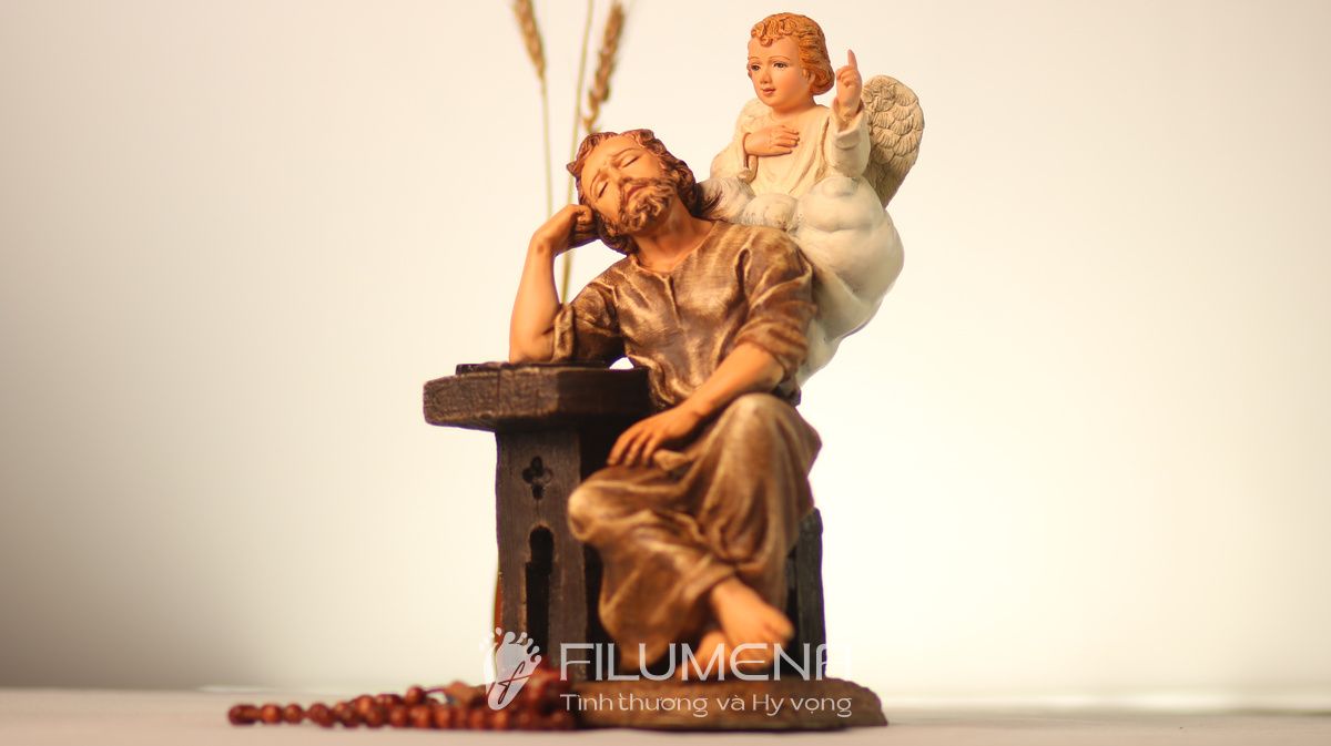 Một số mẫu tượng các Thánh của Filumena giúp người đọc hình dung món quà phù hợp theo từng dịp